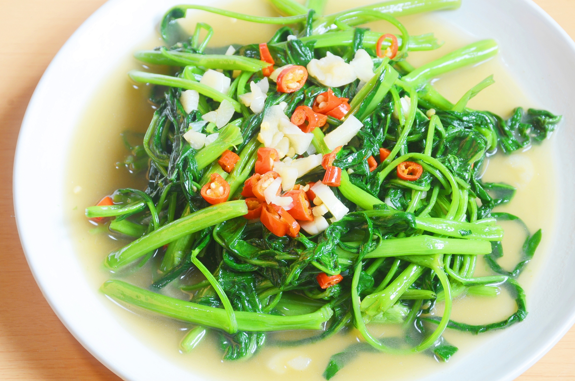 在五光十色的秋季,大自然为我们奉上了丰富多彩的蔬菜世界.