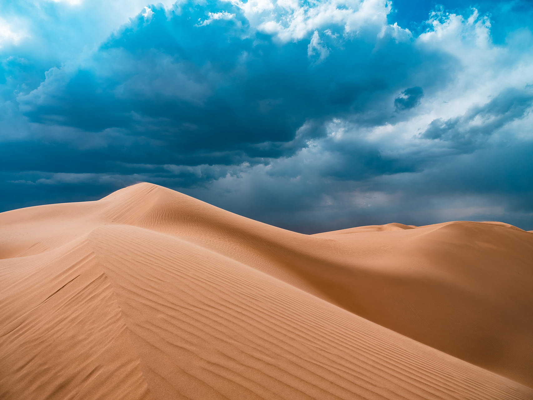仲夏消暑季# 夏日游响沙湾,甘肃酒泉敦煌的自然奇观.