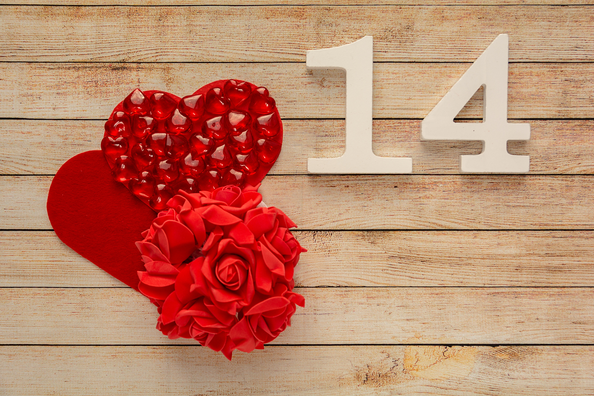 我和老公结婚10周年纪念日,没想到吃完饭后,一向对我疼爱有加的老公