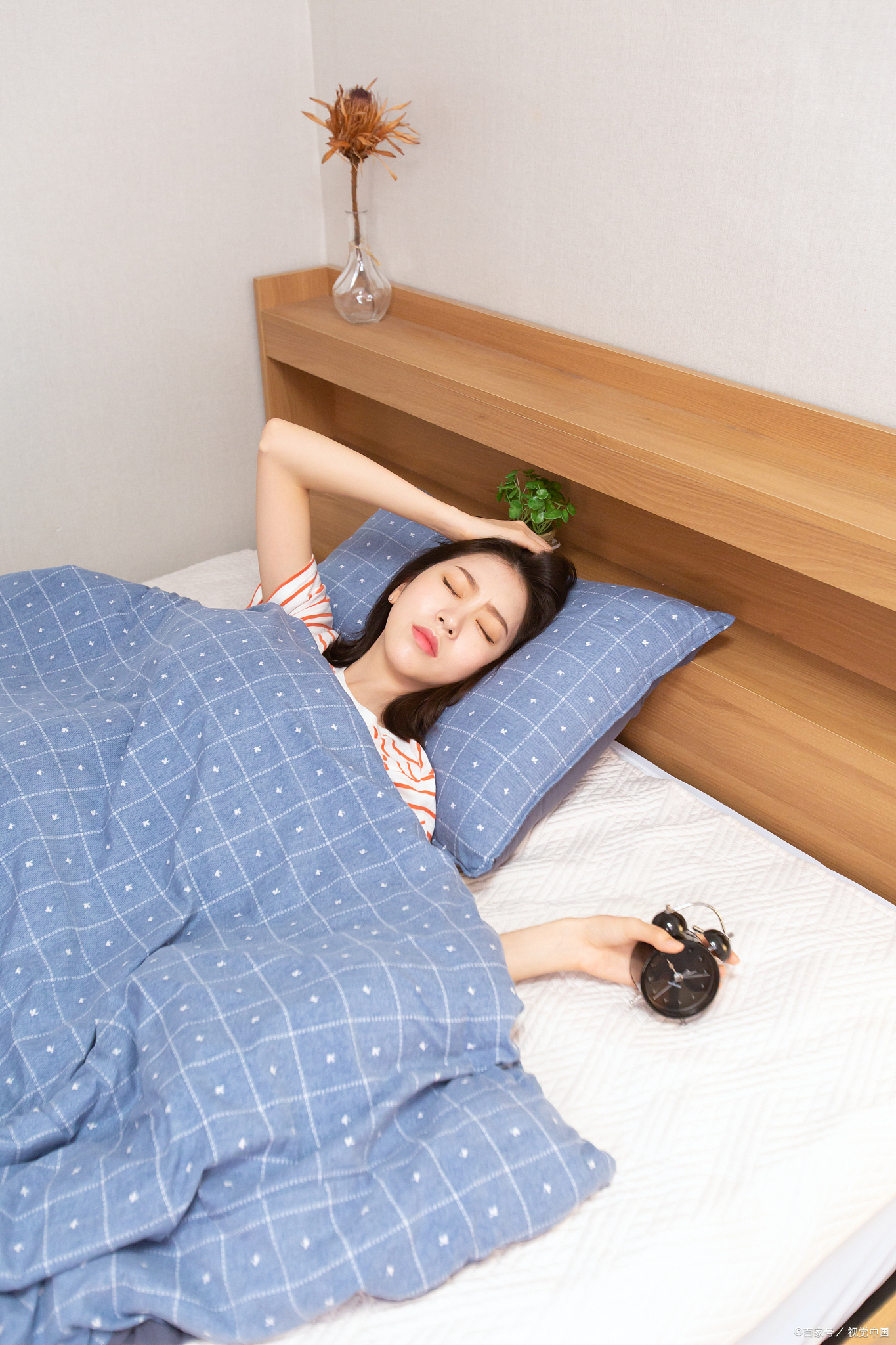 为什么天一冷就想赖床 不知道你们有没有这样的感觉,天一冷,那温暖的