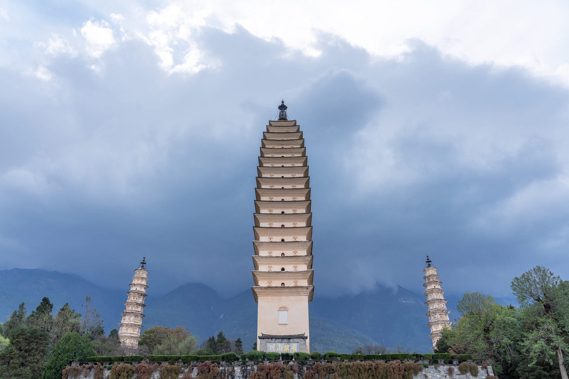 中国历史悠久,众多佛塔有10座佛塔具有重要地位最为出名.