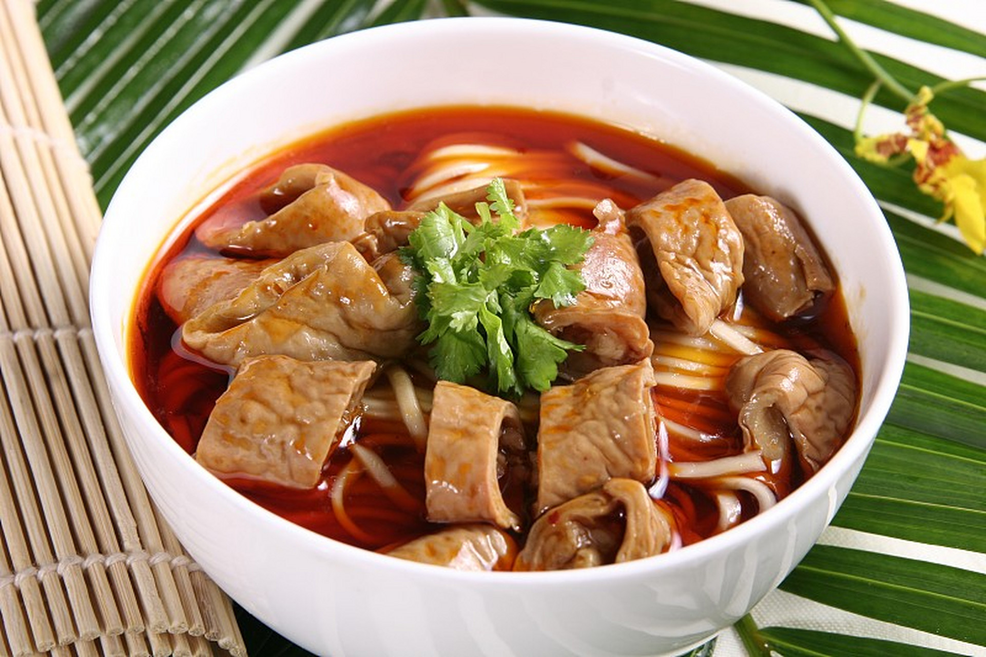 其实做四川肥肠面很简单.