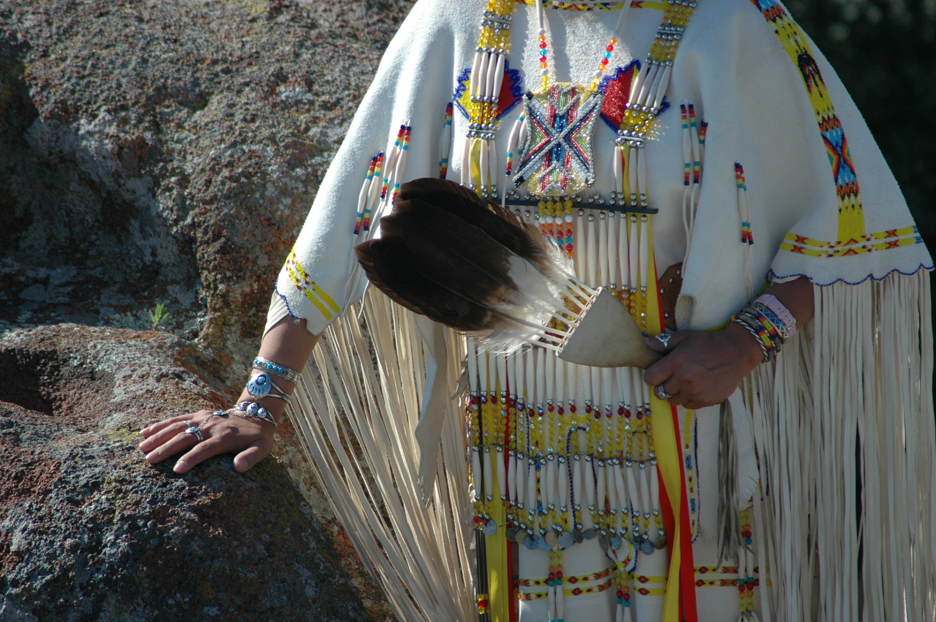 壮族百鸟衣故事是广西横州市流传的民间文学,属国家级非遗.