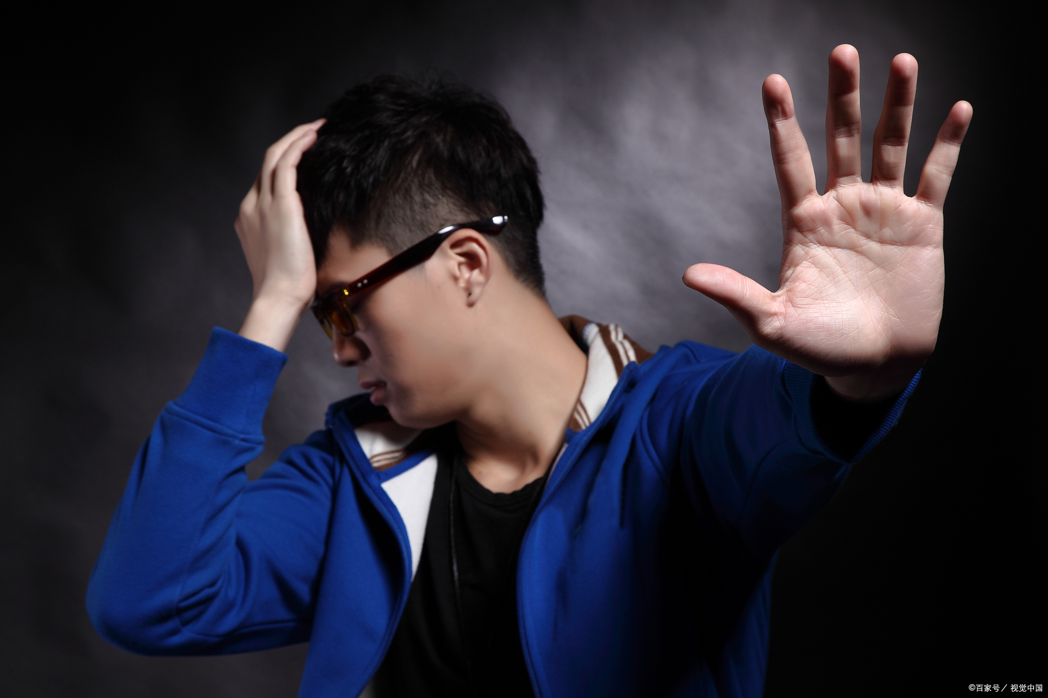 男人狠心拉黑删除你代表什么