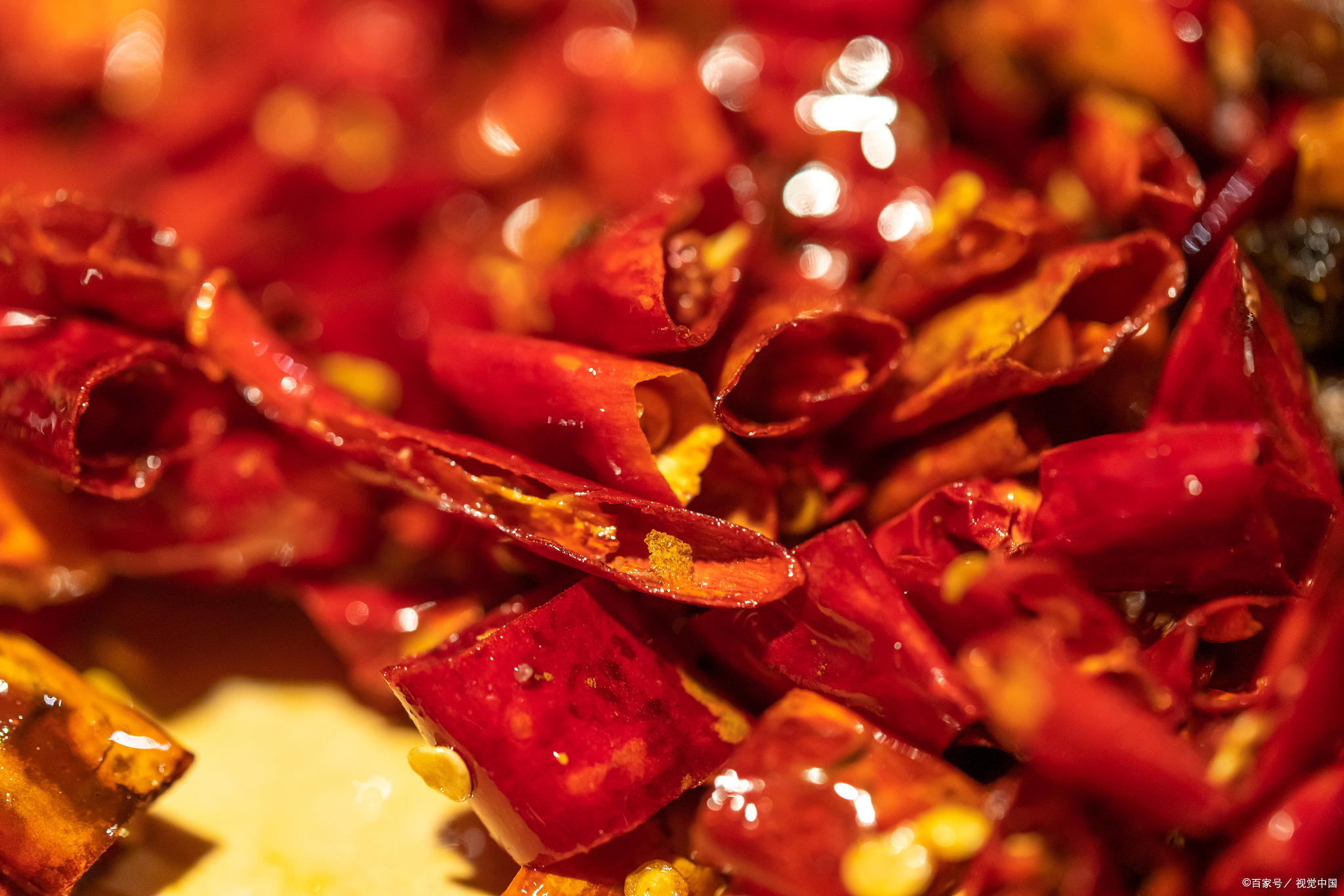 白癜风患者无需过度忌口,只需留意以下三类食物就可以了