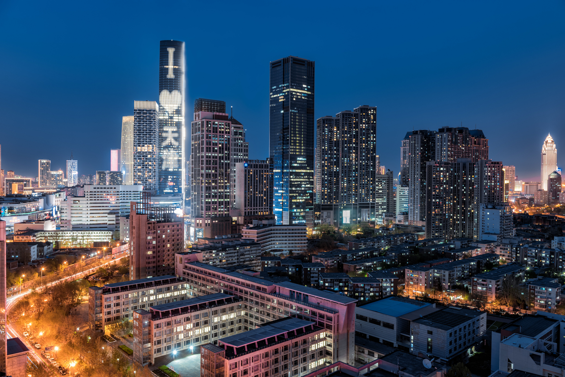 云南曲靖市麒麟区简介: 麒麟区隶属于云南省曲靖市,是曲靖市政府所在