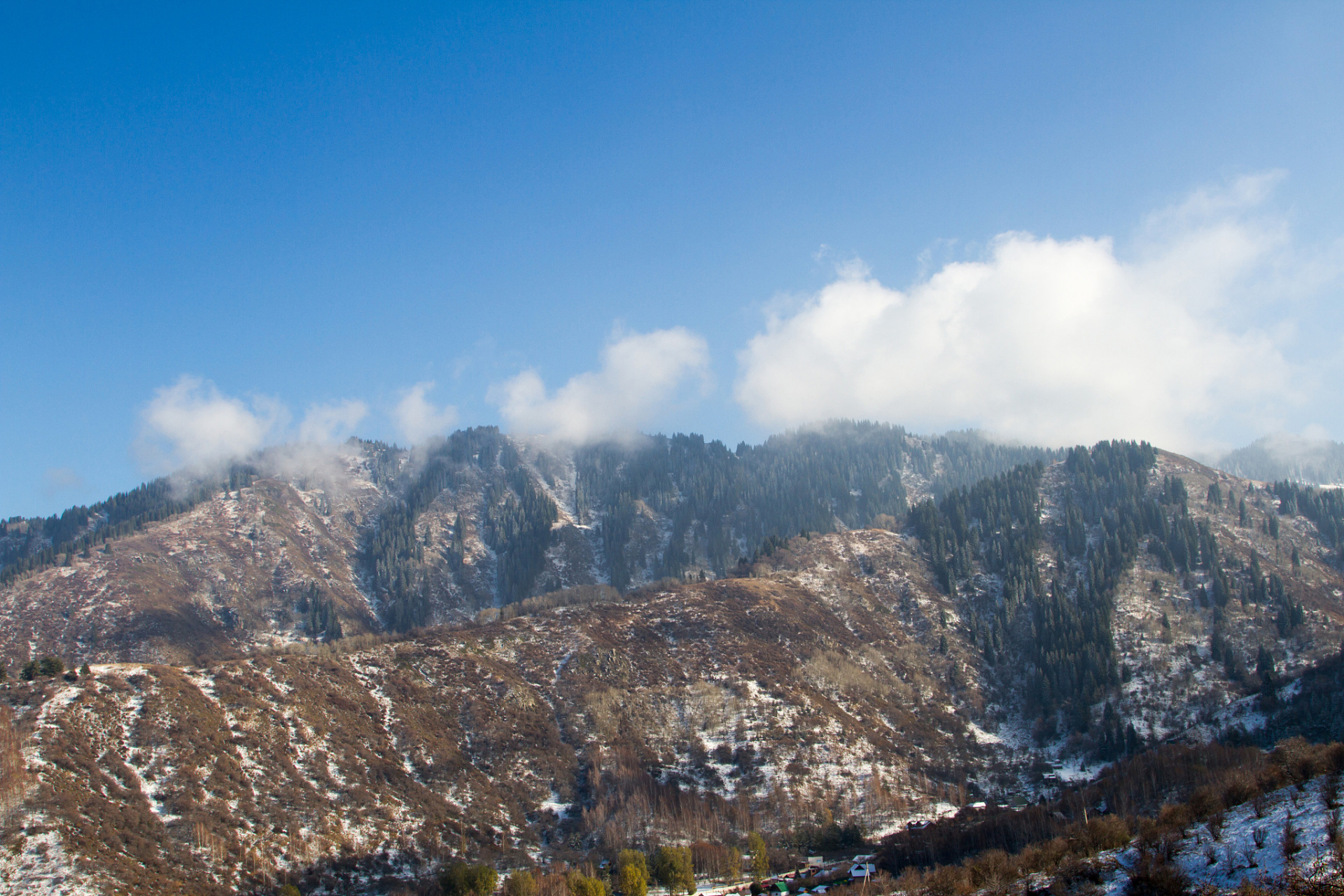心定西再出发#定西市石门雪山是甘肃省内的一处风景名胜.