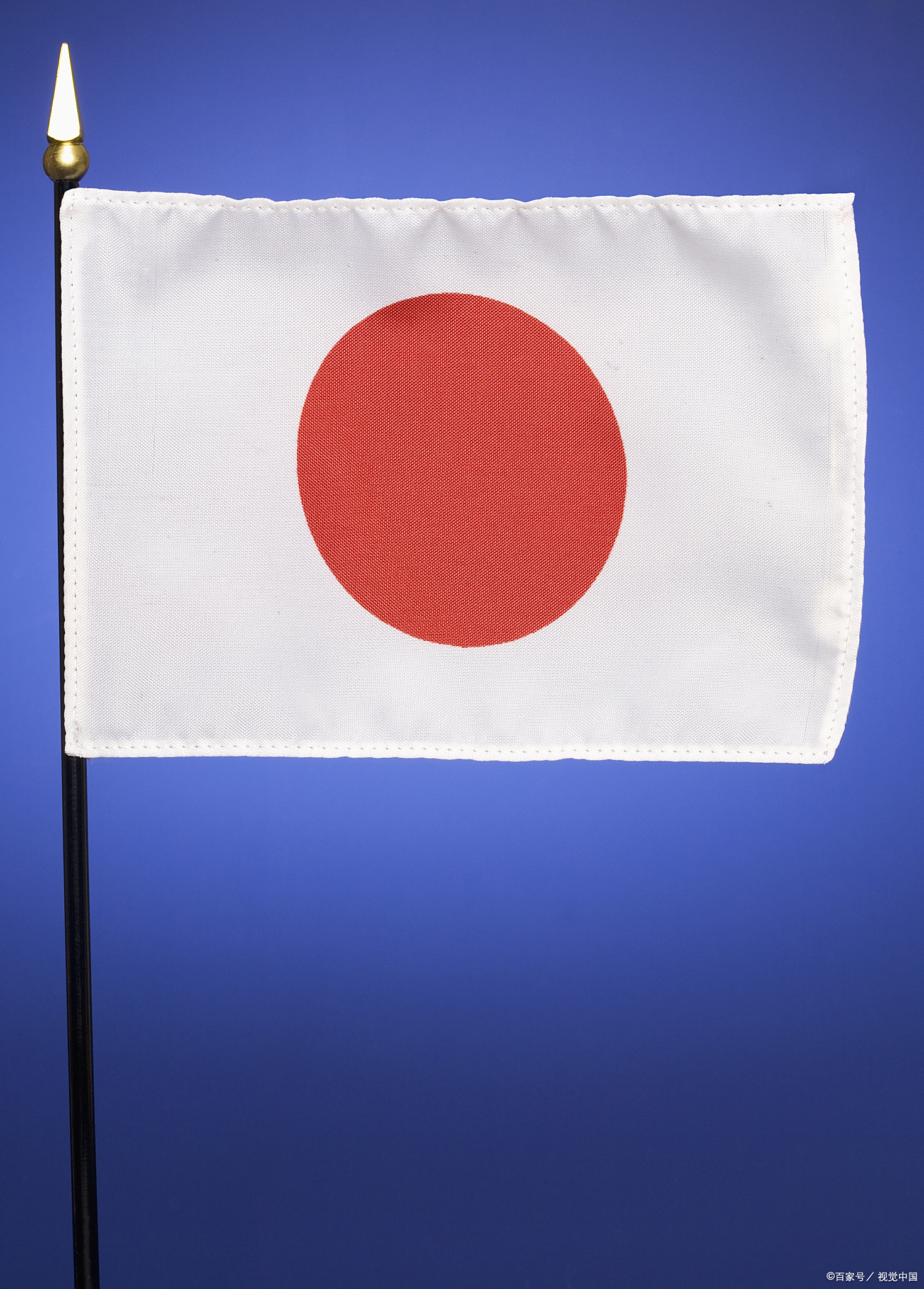 5月9日,当渔民们正在大目洋海域撒网捕鱼时,日