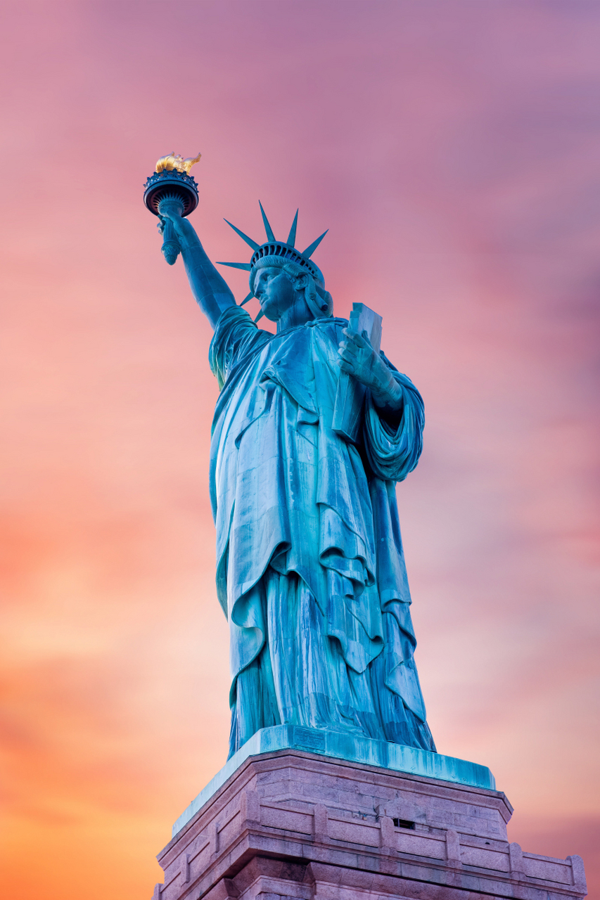 令人终生难忘的景点# 纽约自由女神像:港湾守护者的自由之光  哟