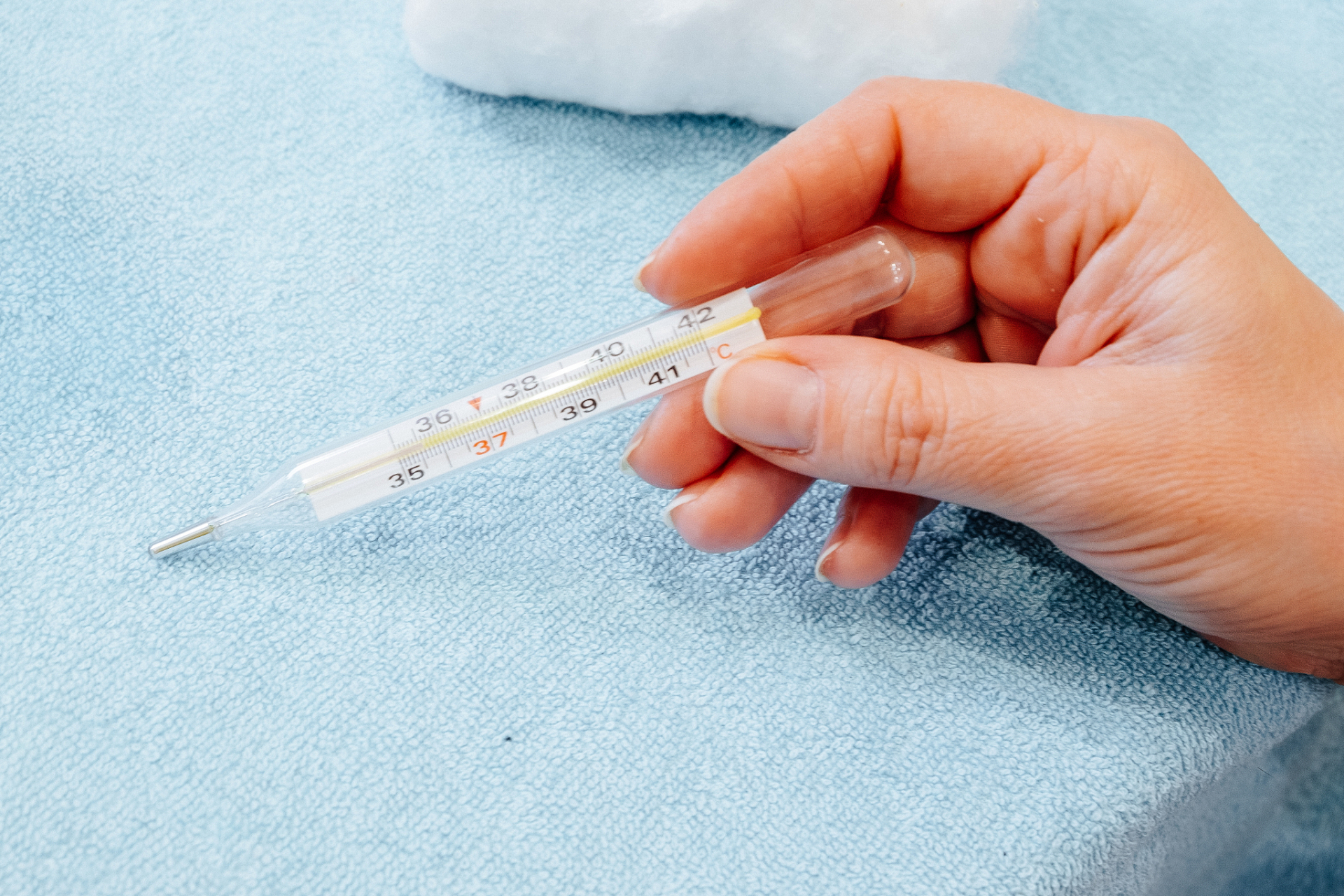 膀胱结石手术后发烧是一种常见的术后并发症,可能是由于感染,炎症或