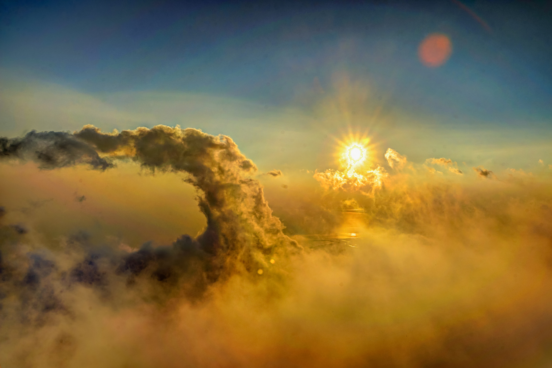 【人死前会突然兴奋精神,称为"回光返照"】