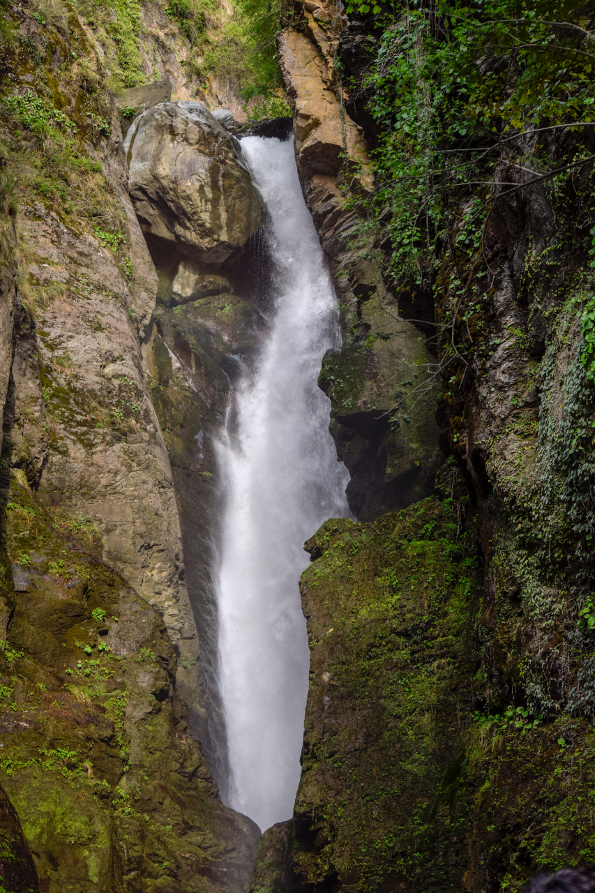 乐享周末分享吧#  雁荡山风景区的大龙湫是绝对的山水胜地.