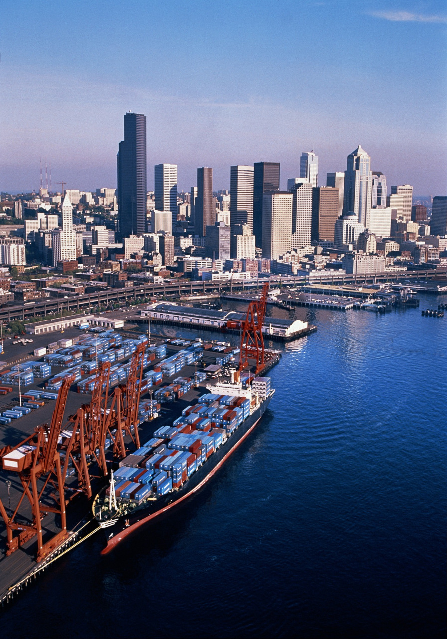 纽约新泽西港口迎来历史第二忙的2月  据媒体报道,在2024年2月份,纽约