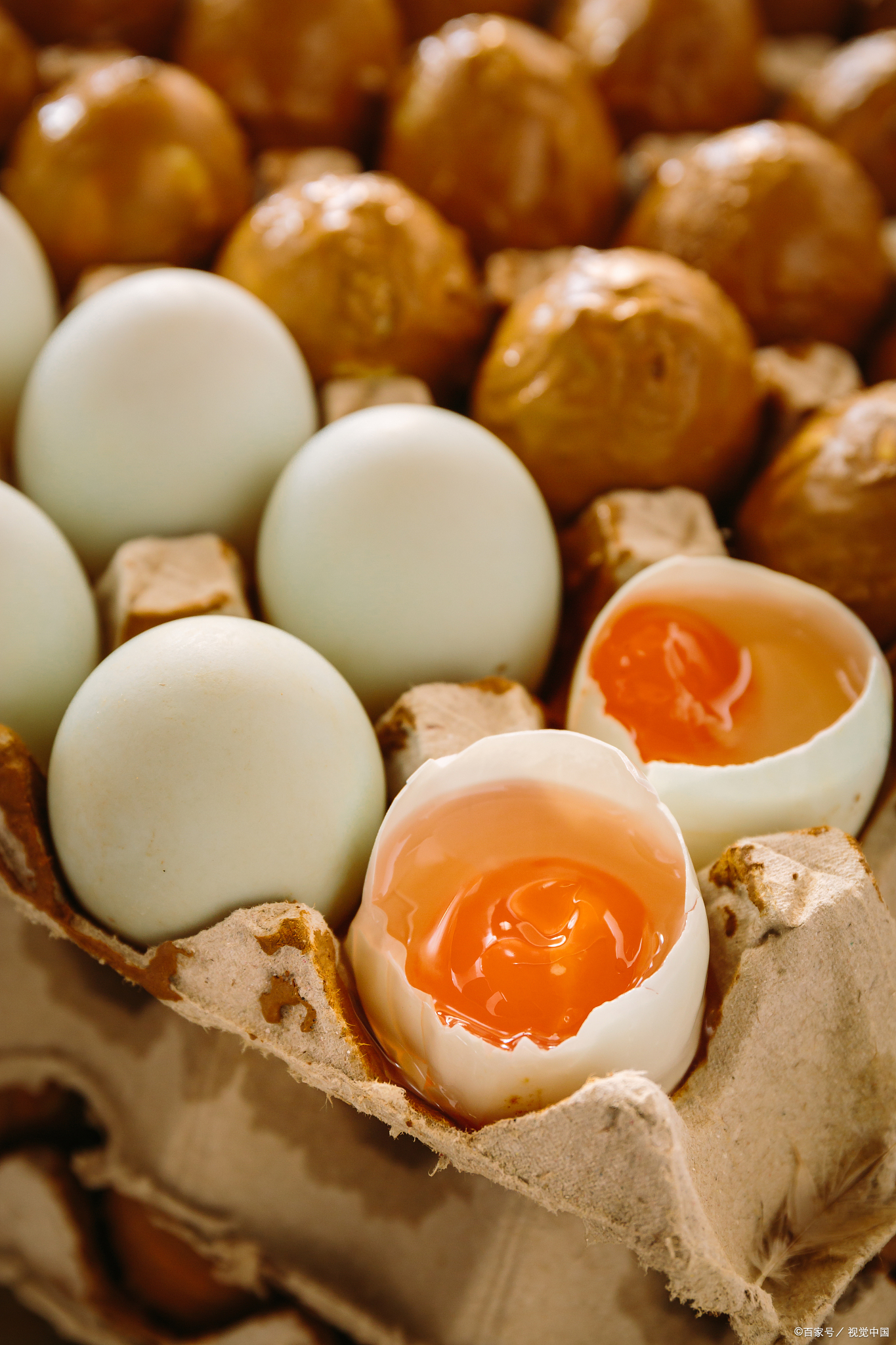 蜂蜜鸭蛋的功效与作用(蜂蜜鸭蛋冲水喝有什么功效) 蜂蜜鸭蛋的功效与作用(蜂蜜鸭蛋冲水喝有什么功效)