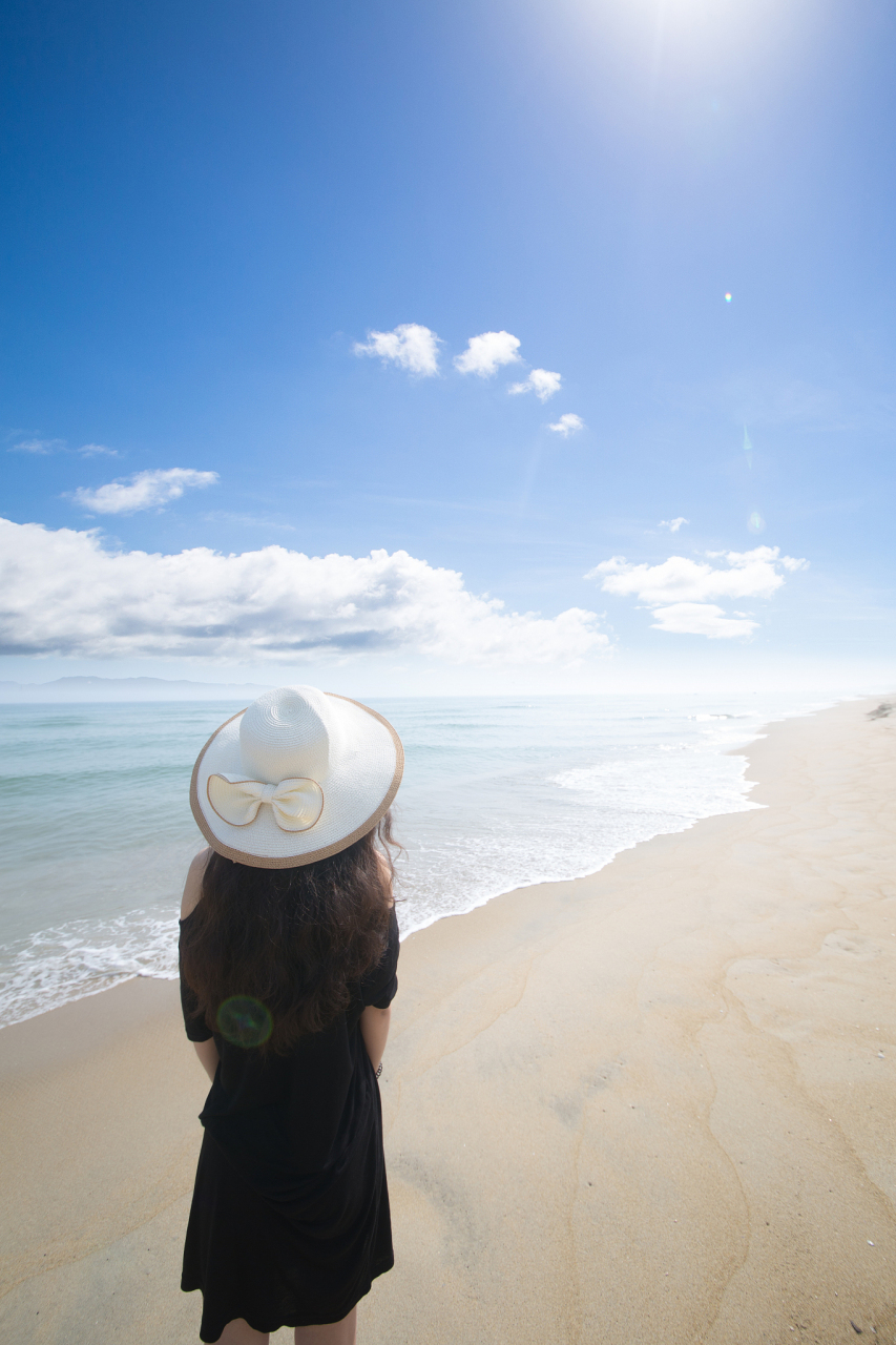 英语dress is loud不是裙子很大声!真正的意思是这个.