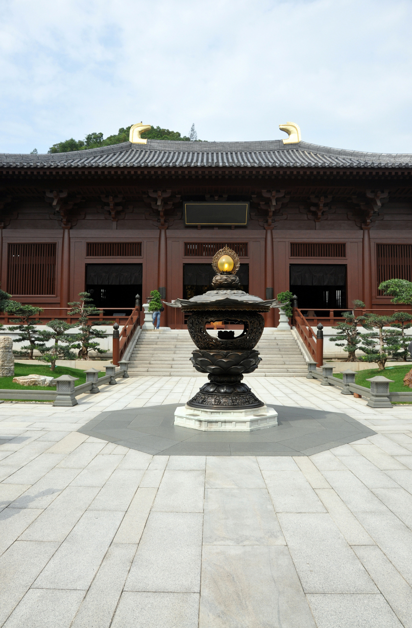 地藏寺位于瓜沥镇航坞山,建于宋代,有着悠久的历史.