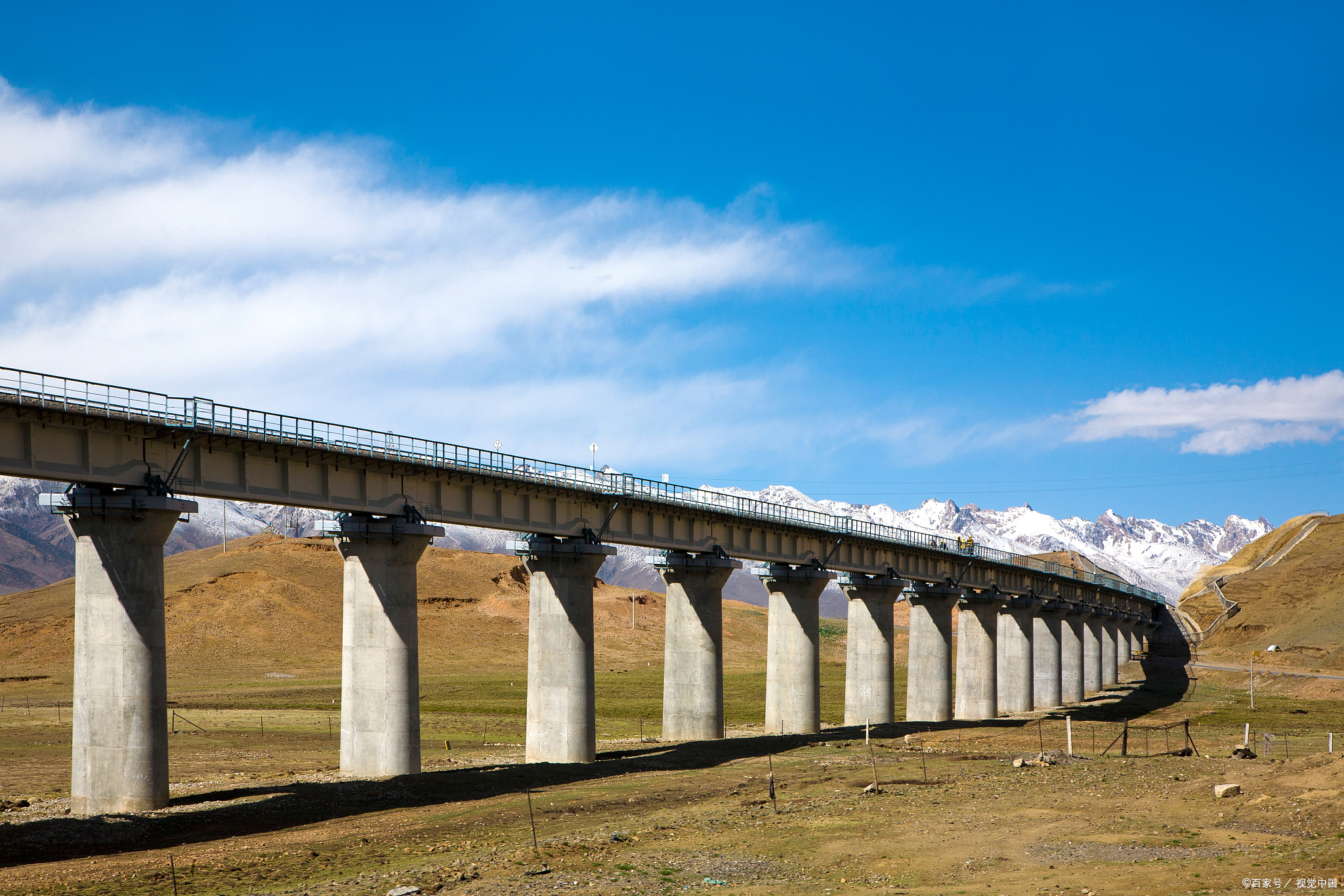 坐着火车看"天路"——让心灵匍匐在青藏高原
