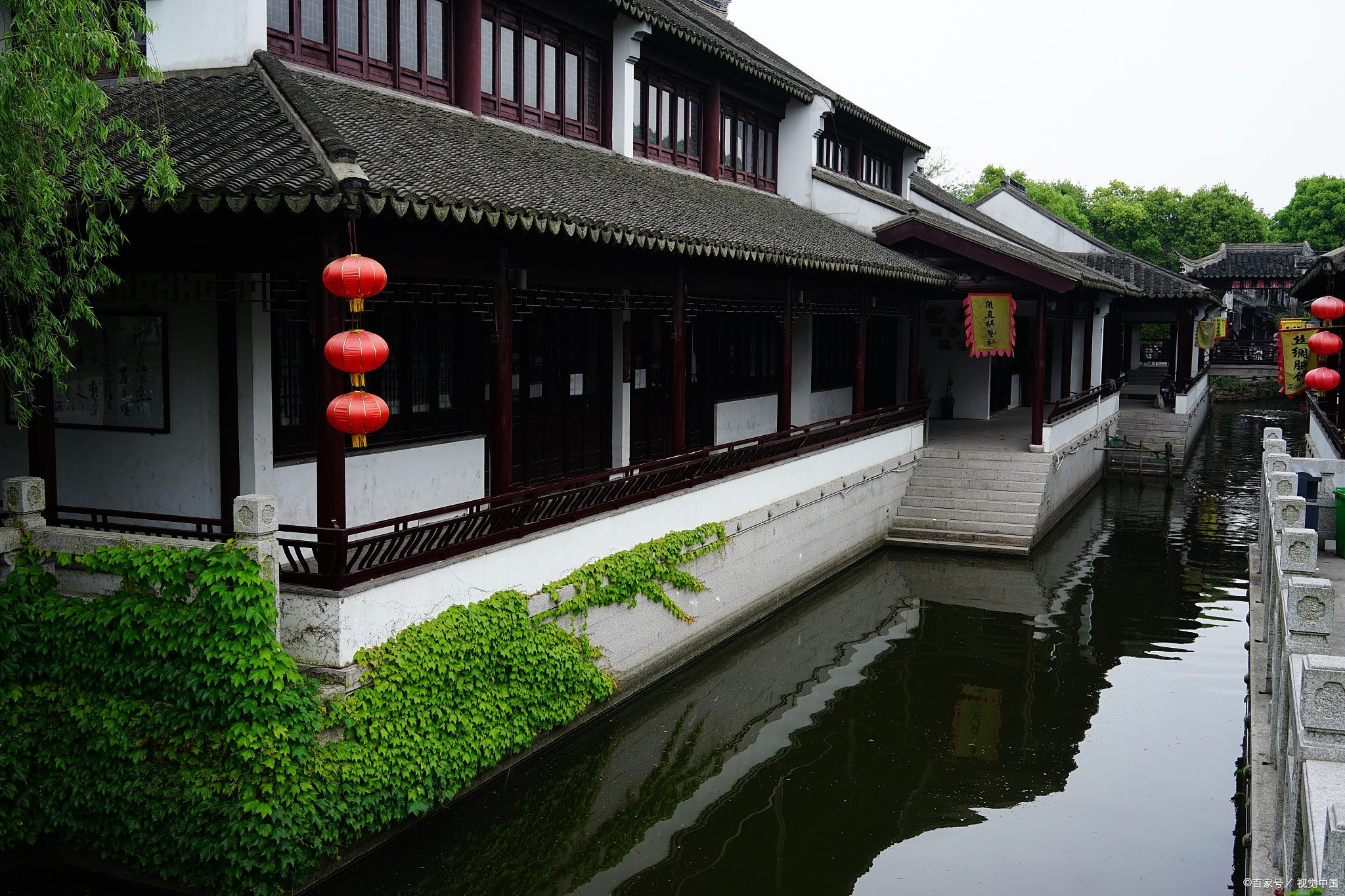 苏州古城:江南水乡的诗意与古韵  苏州,位于剿照