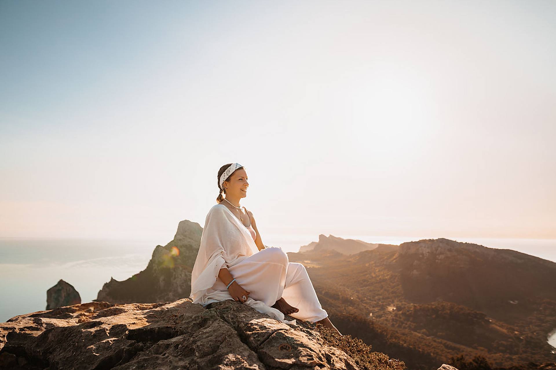 两人在初次见面的地方,经常去游玩的地方,试着回忆