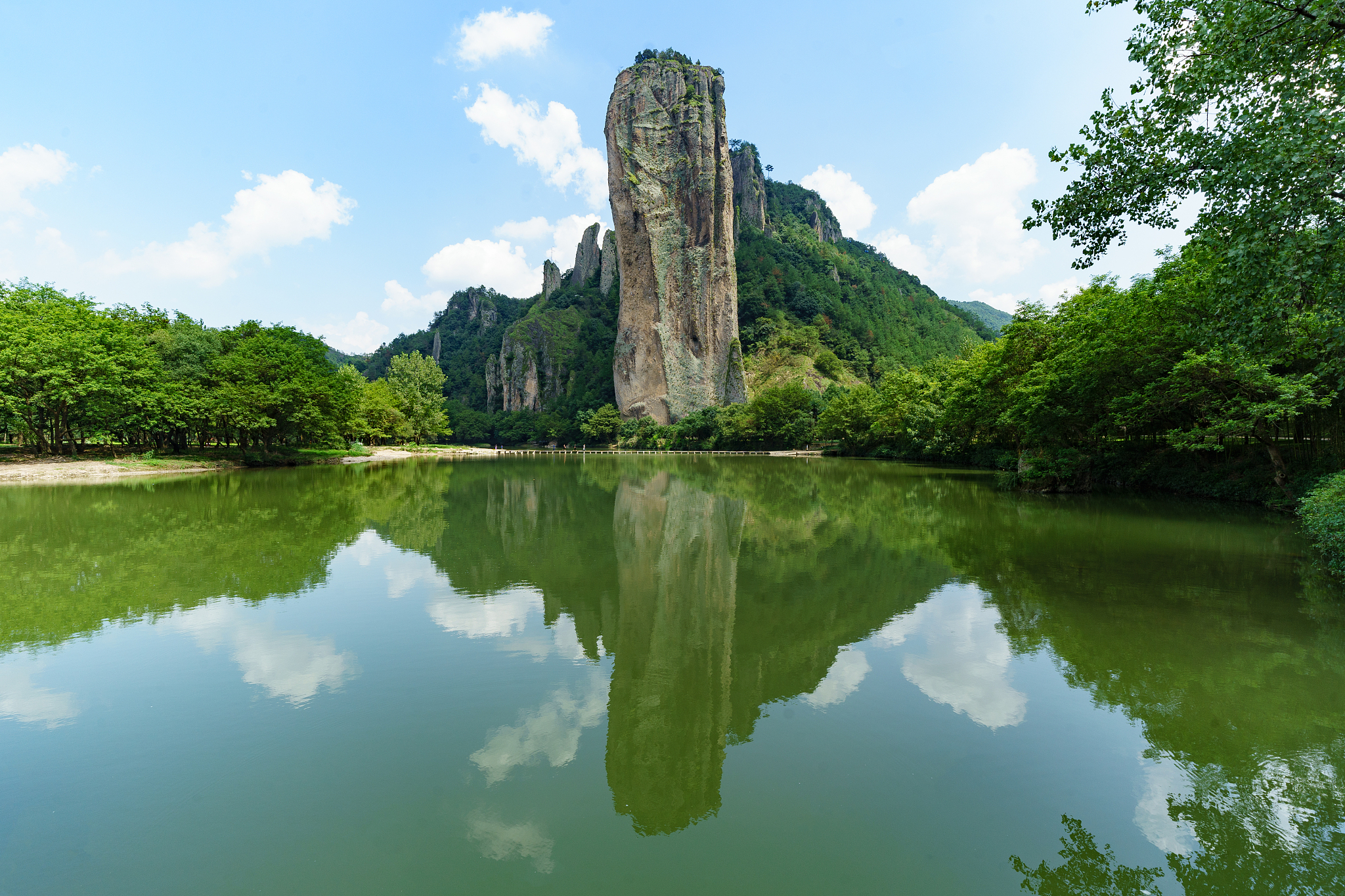 柳州市的牛头山风景区在夏天的自然风光如何?