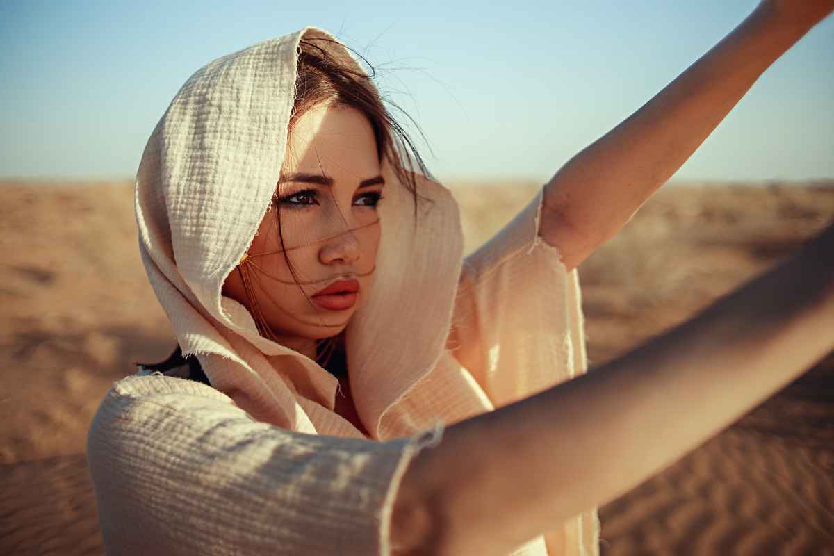 心情豪迈图片女