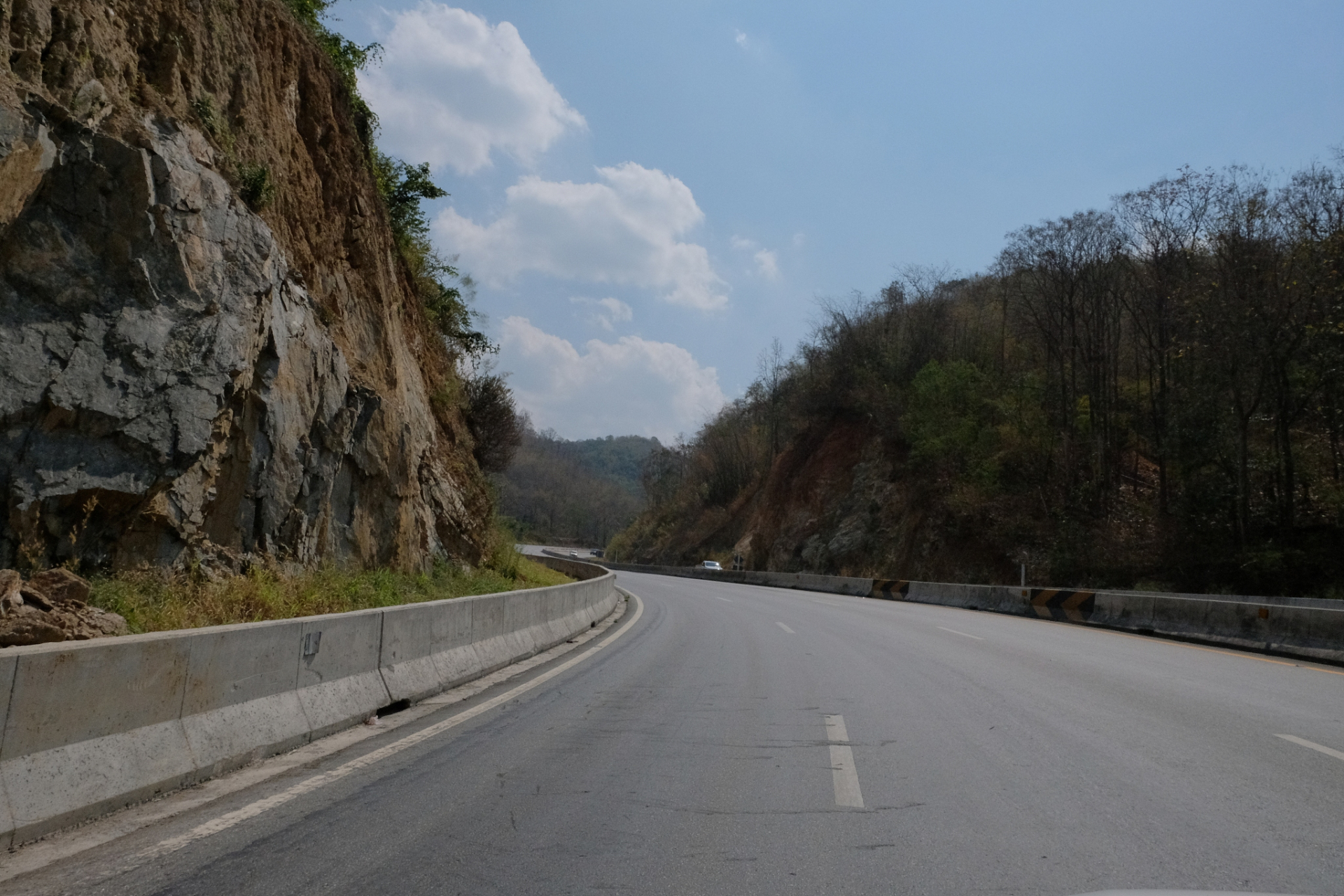 根据最新消息,由于省道s321(涿固路)近期在施工中出现安全隐患,相关