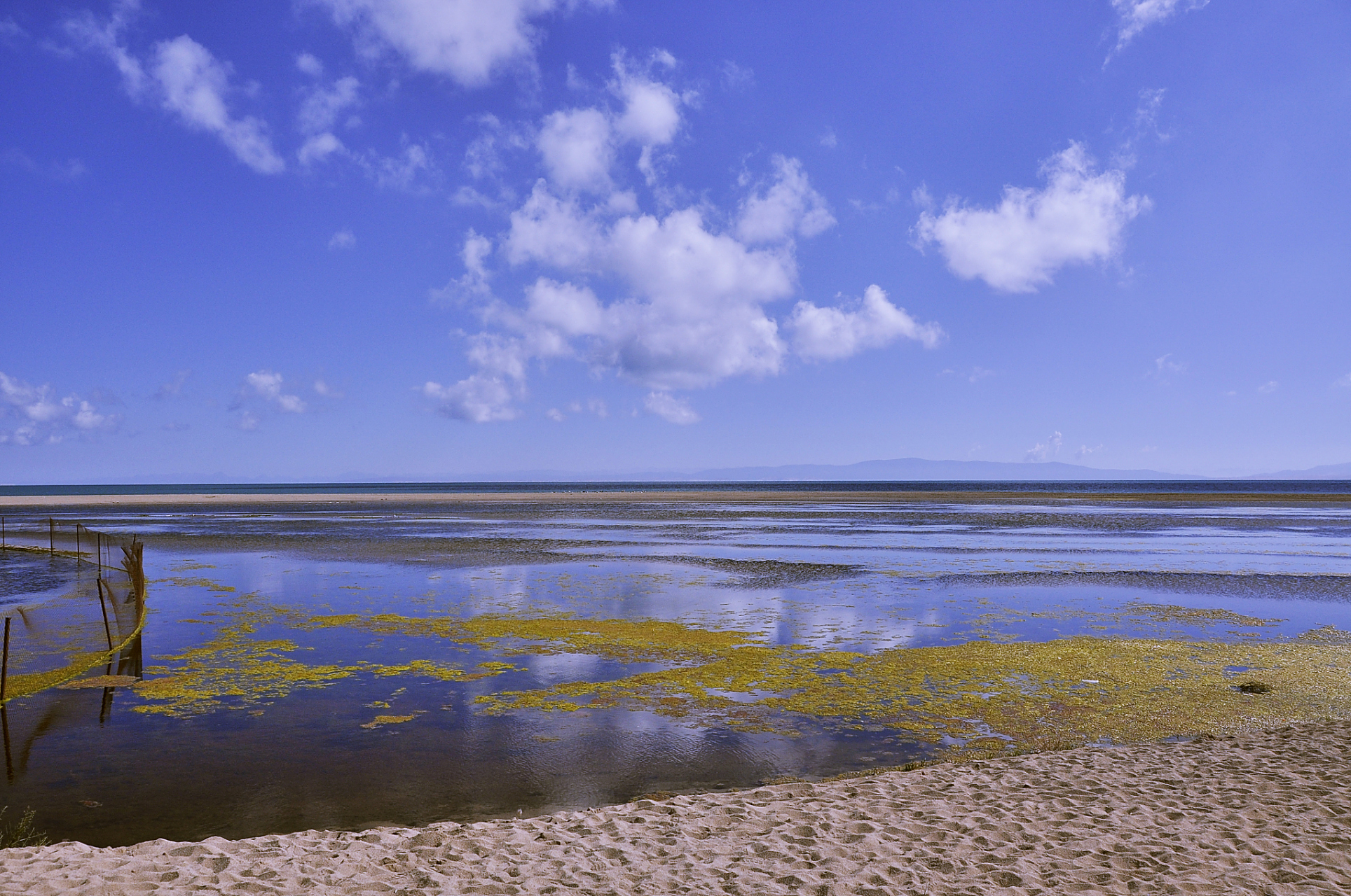 内蒙古达里诺尔湖,也称为"大海一样的湖",不仅是内蒙古地区四大名湖之