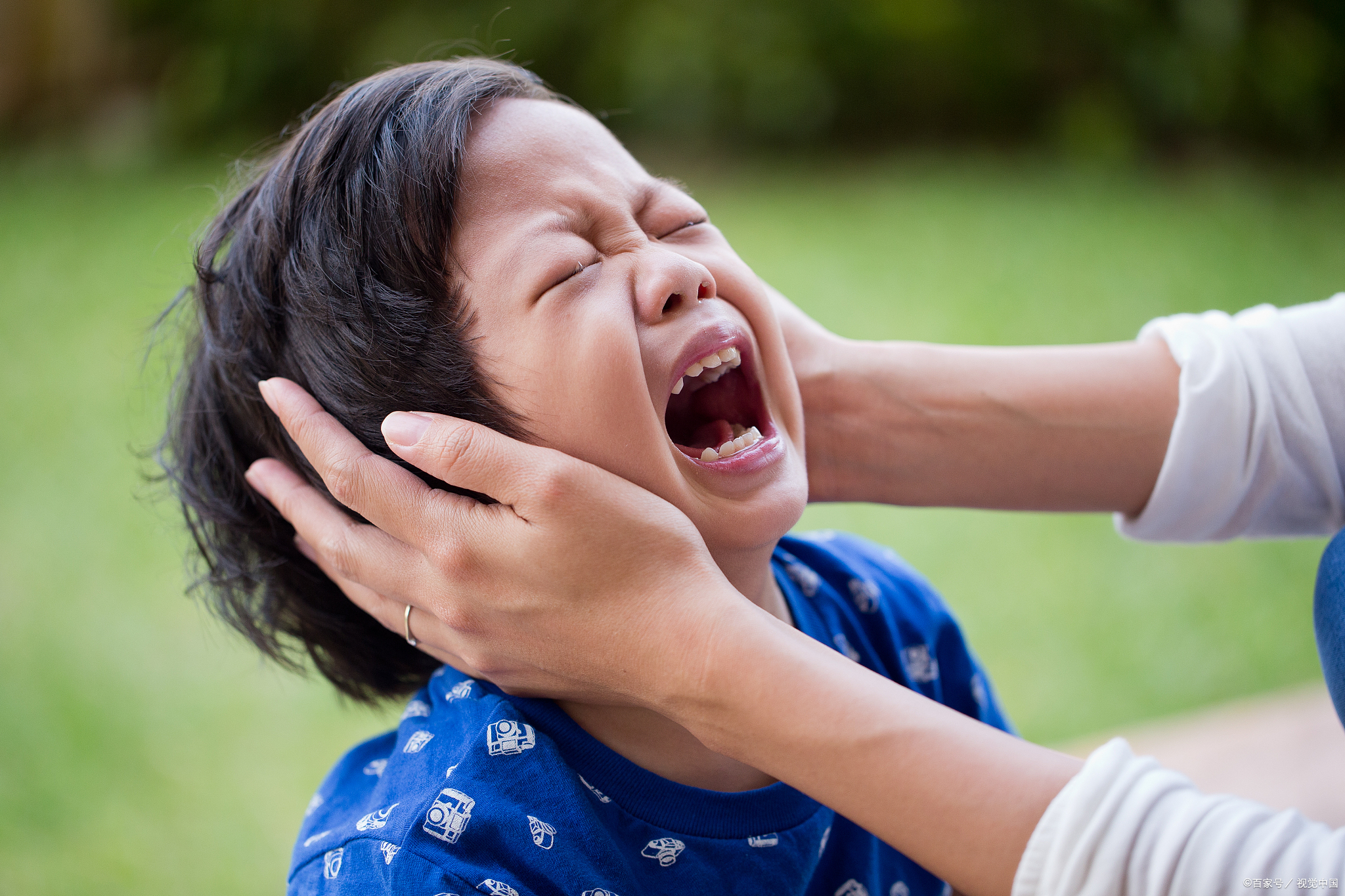 孩子总是哭哭哭！别急，聪明的父母要学会这4招！