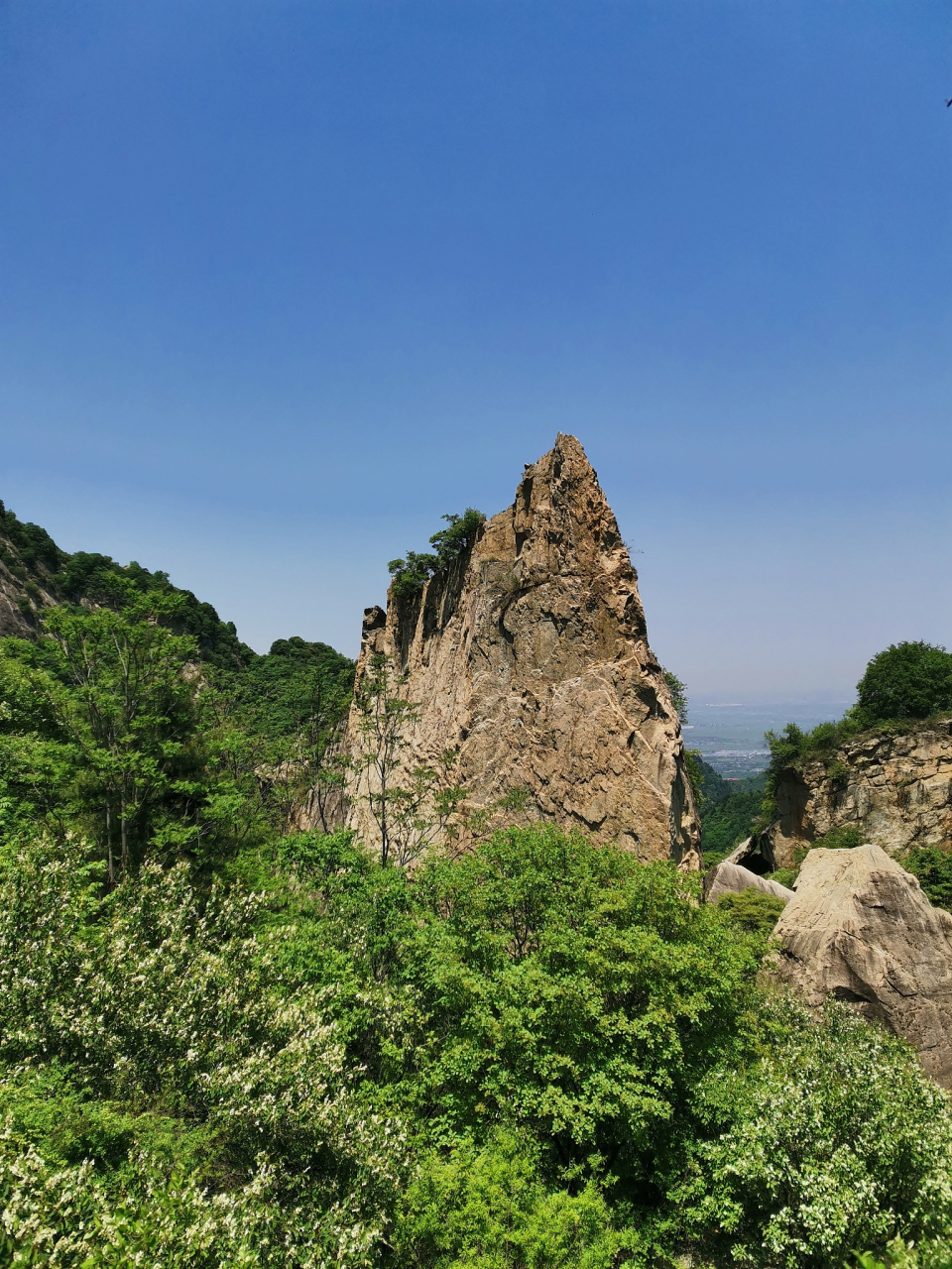 西安有一个被低估了的景区,这里就是秦岭终南山的翠华山.