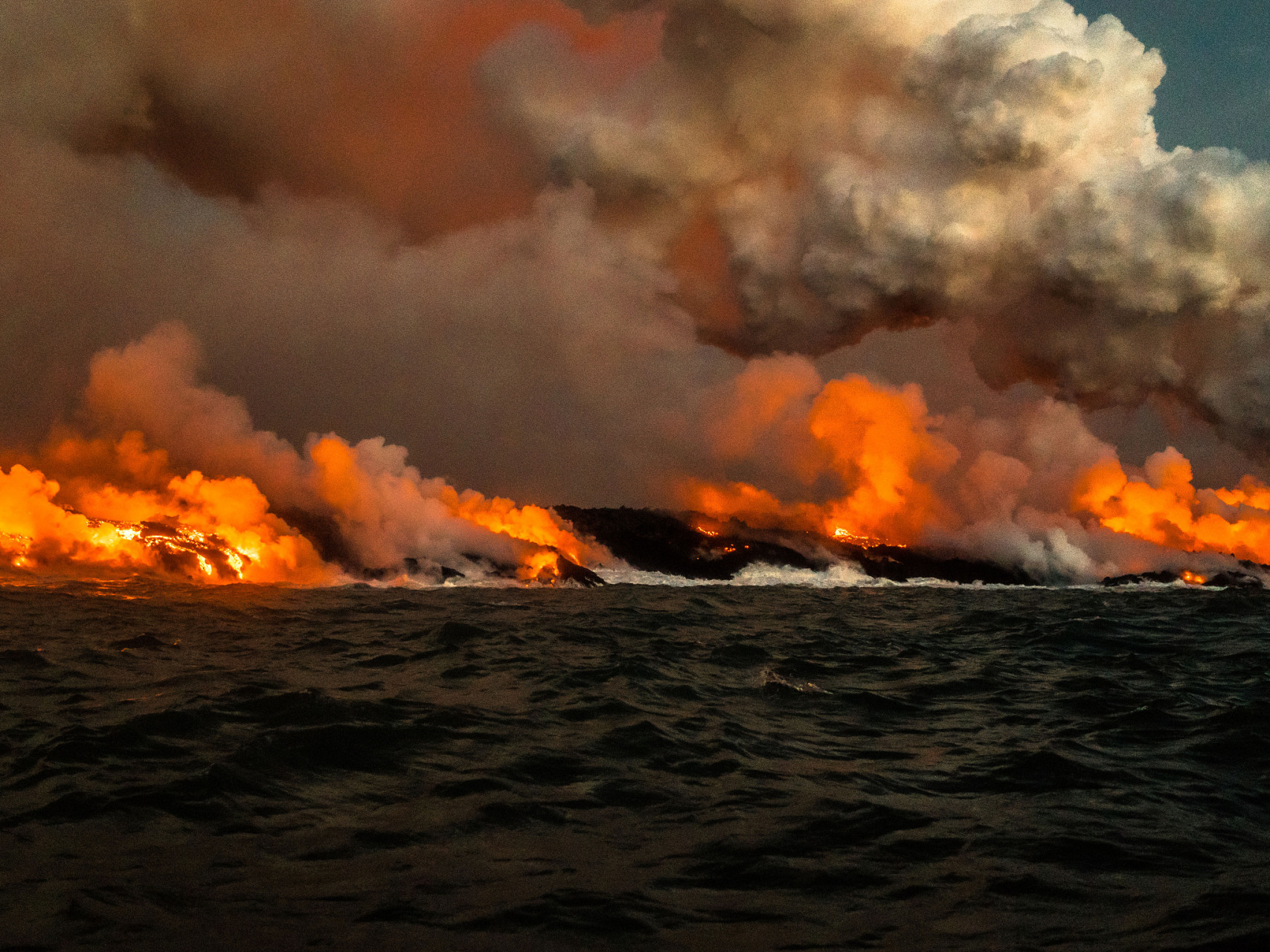 美国夏威夷州州长乔希·格林12日证实,目前,夏威夷毛伊岛大火已造成89