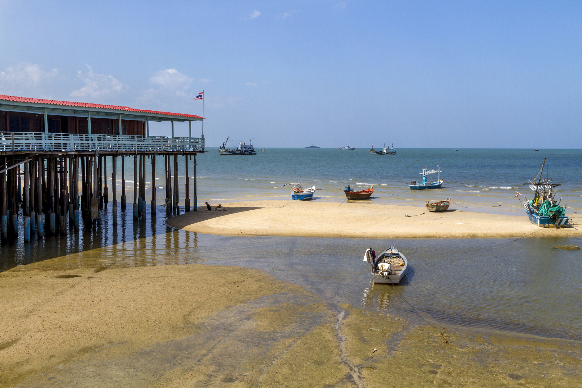 嬉行记# 北海侨港海滩,位于中国广西北海市侨港镇,是一片富有历史