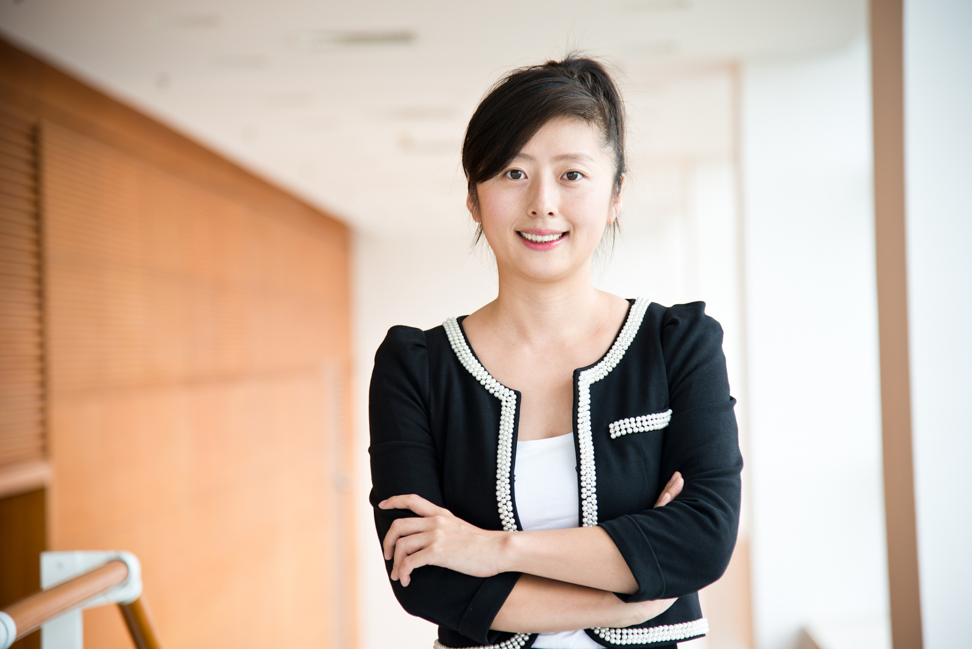 昨天的培训师也是这样,她能言善辩,不仅会说而且