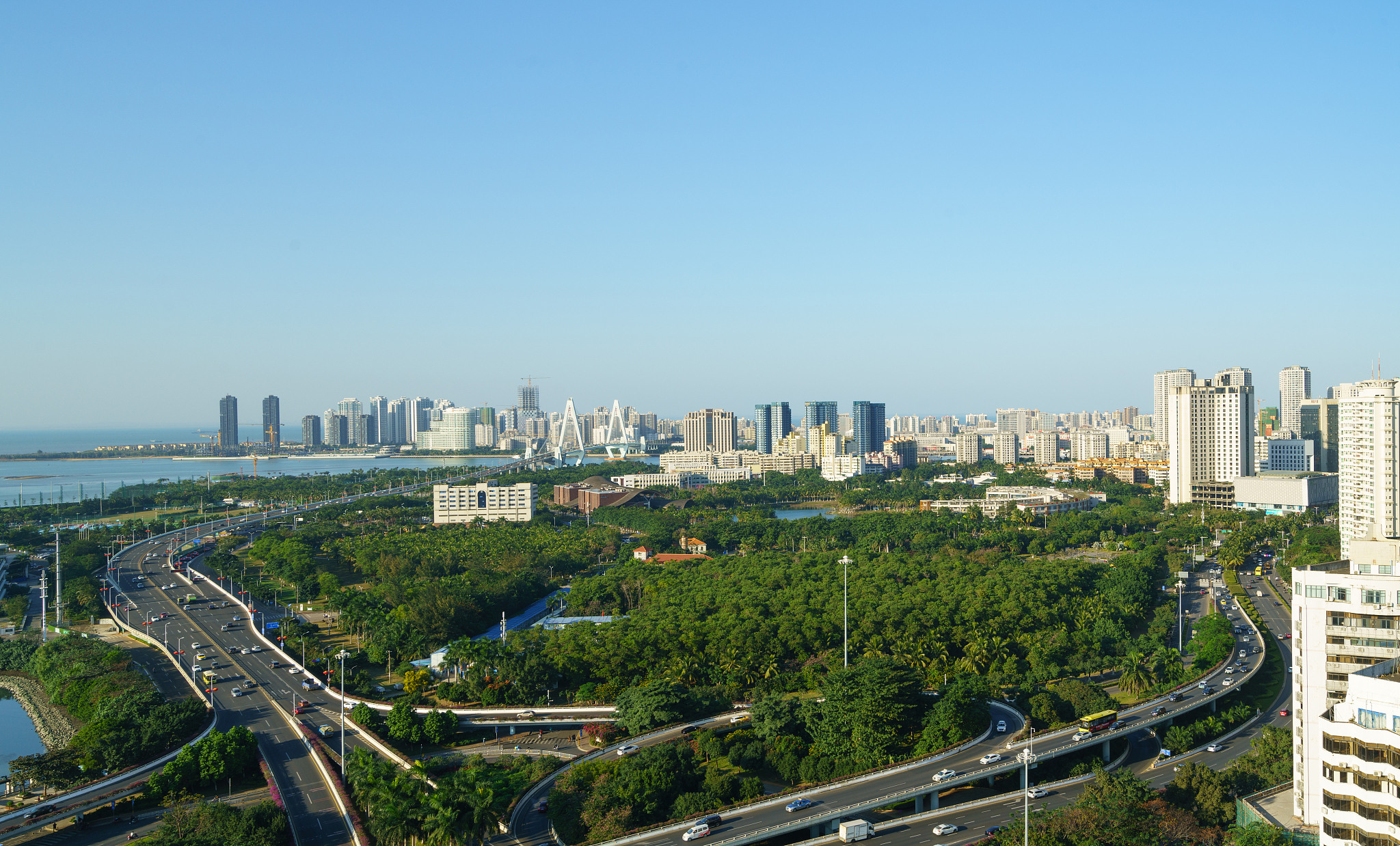 秋天的海口高新技术园区,难道不值得你感受科技的魅力?