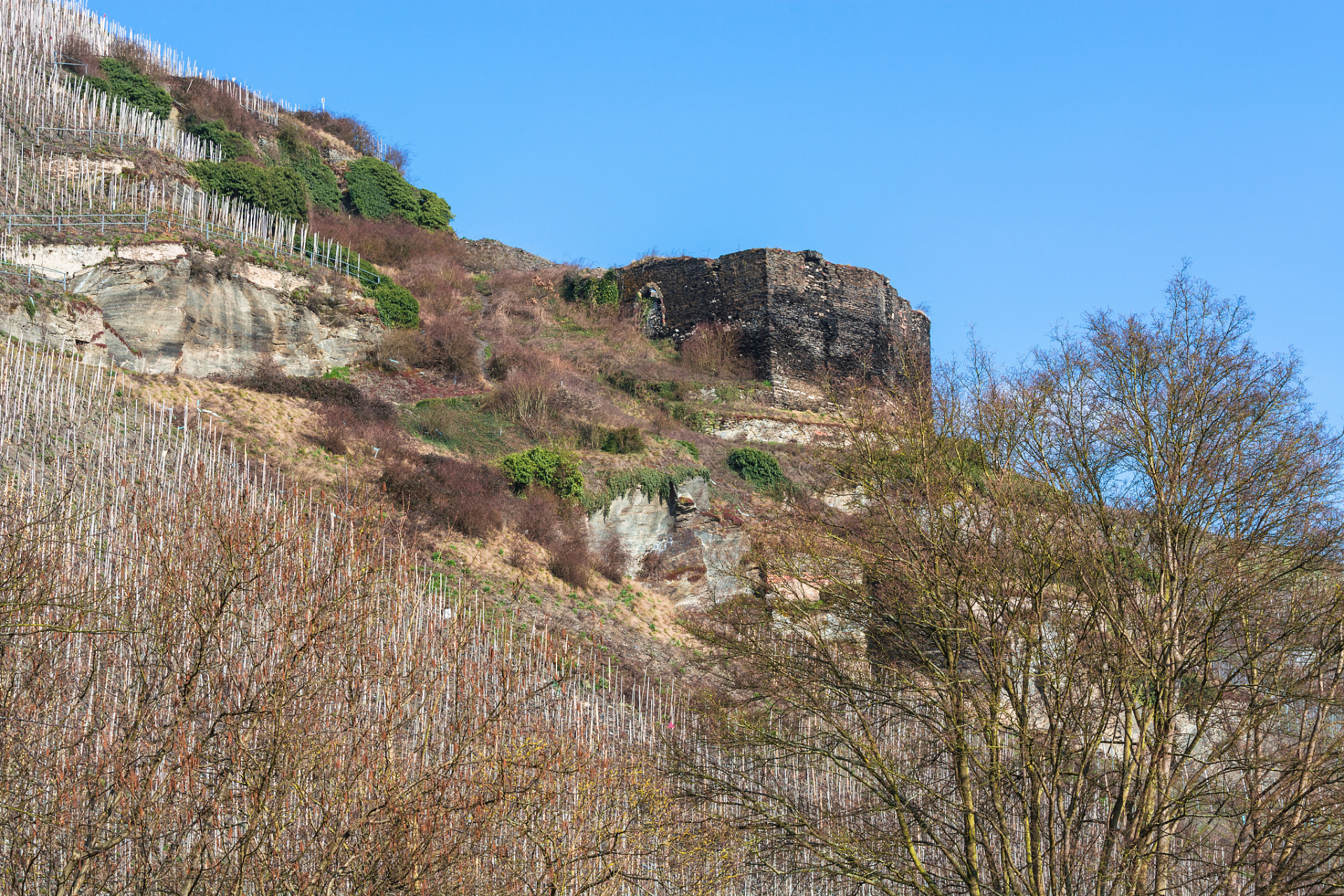 石家庄封龙山是一座自然风光优美的旅游景区,秋天来到这里,可以享受到