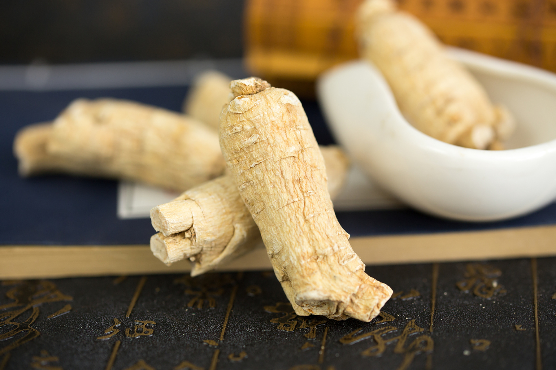 什么人不适合喝花旗参	 花旗参为滋阴清热中药,具有抗疲劳,清热之功效