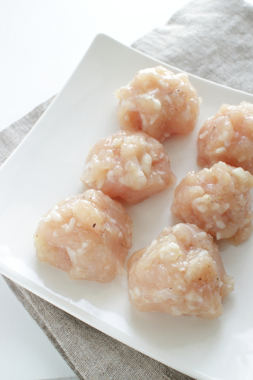 五千年食光# 香滑鱼球是广东传统名菜之一,以其鲜美口感和精致烹饪而