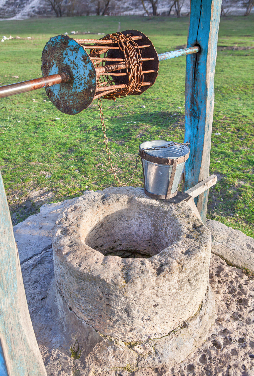 12年石油院校毕业,签了新疆塔里木油田的钻井公司,家里都不同意举了