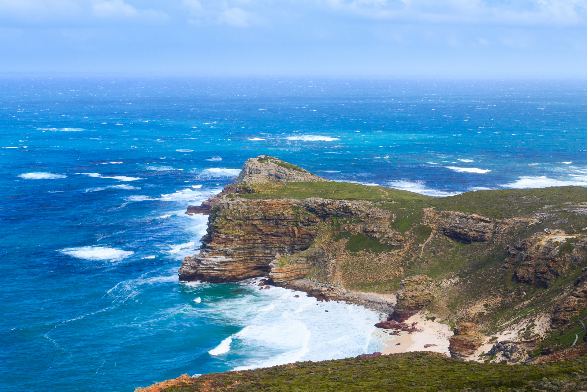 好望角(cape of good hope)位于南非开普敦以南70公里处,是一个著名的