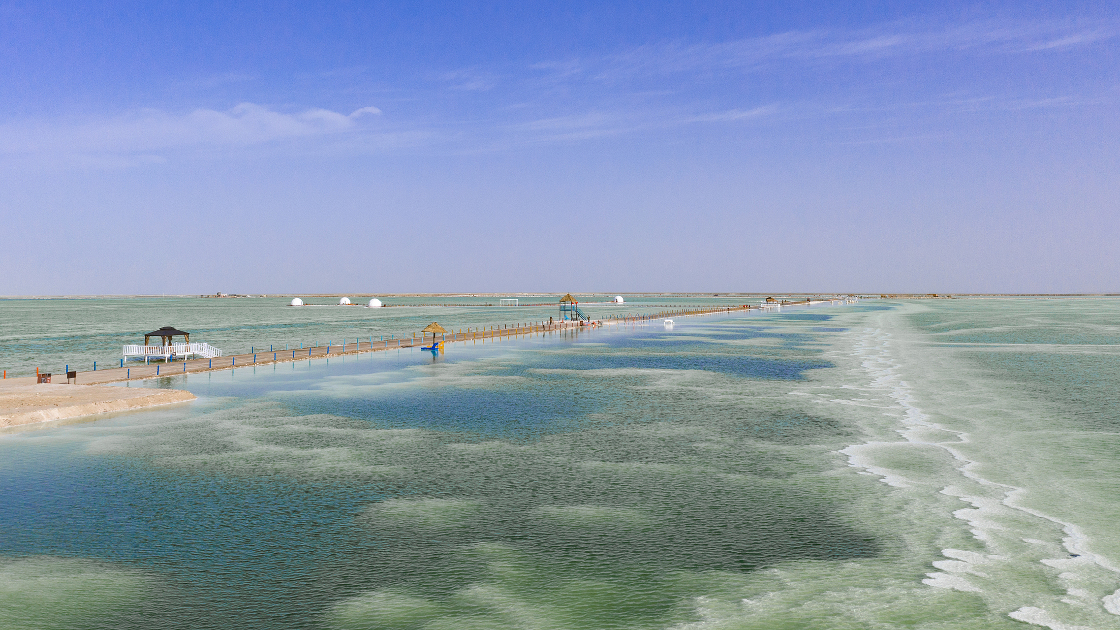 夏日闪光旅行家# 盘锦金帛滩,是一片金色的沙滩与蓝色大海相拥的美丽