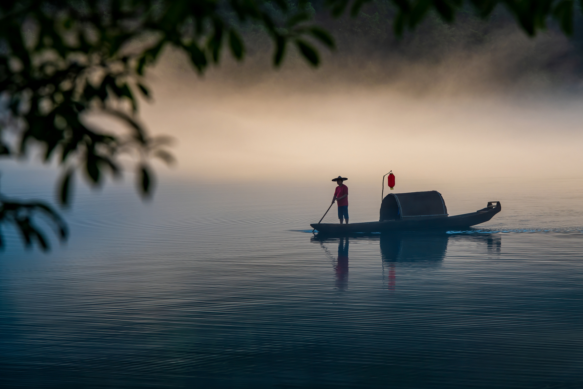 这个对字到底是"江枫"之于"渔火",还是"江枫渔火"之于诗人呢?
