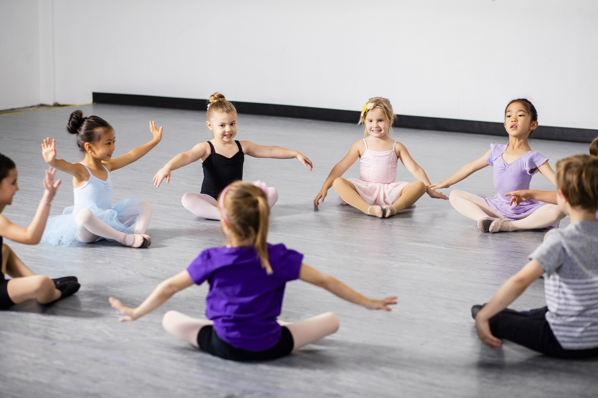 年龄和身体发展:孩子的身体正在发育阶段,对于某些复杂和高难度的