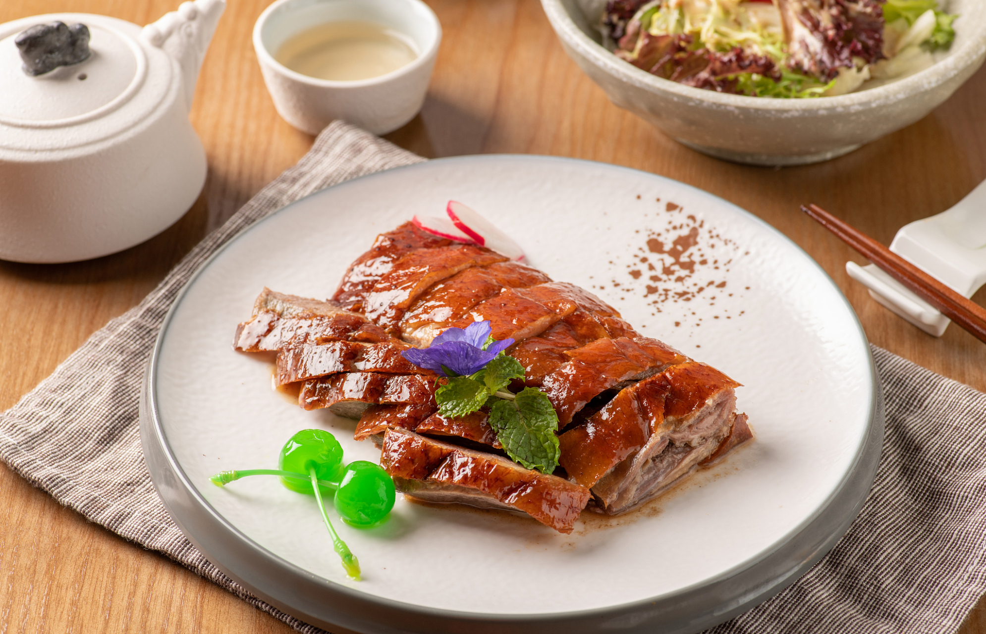 我很高兴能与你们分享,这里是阿贝的超级食堂,一个热爱美食的小仙女.