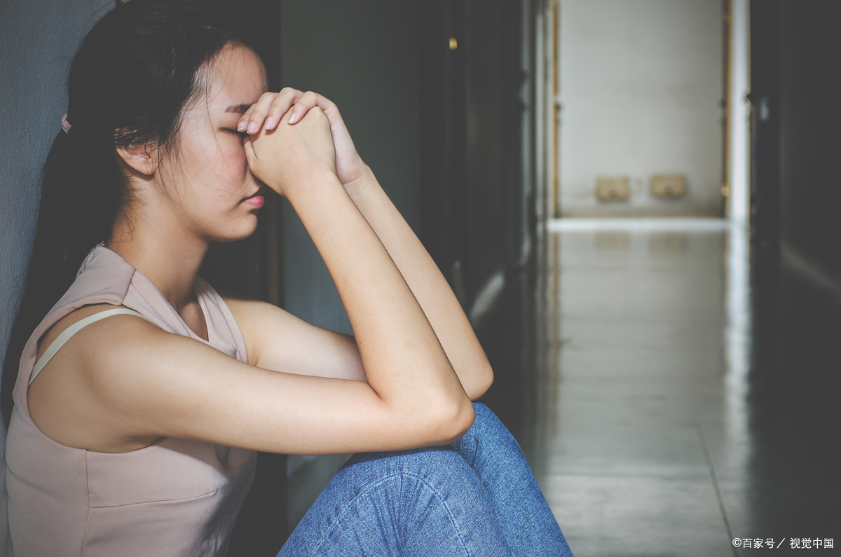 心理学有一个词叫:控制型伴侣(他可能从来没爱过你,只是在"投射"你)