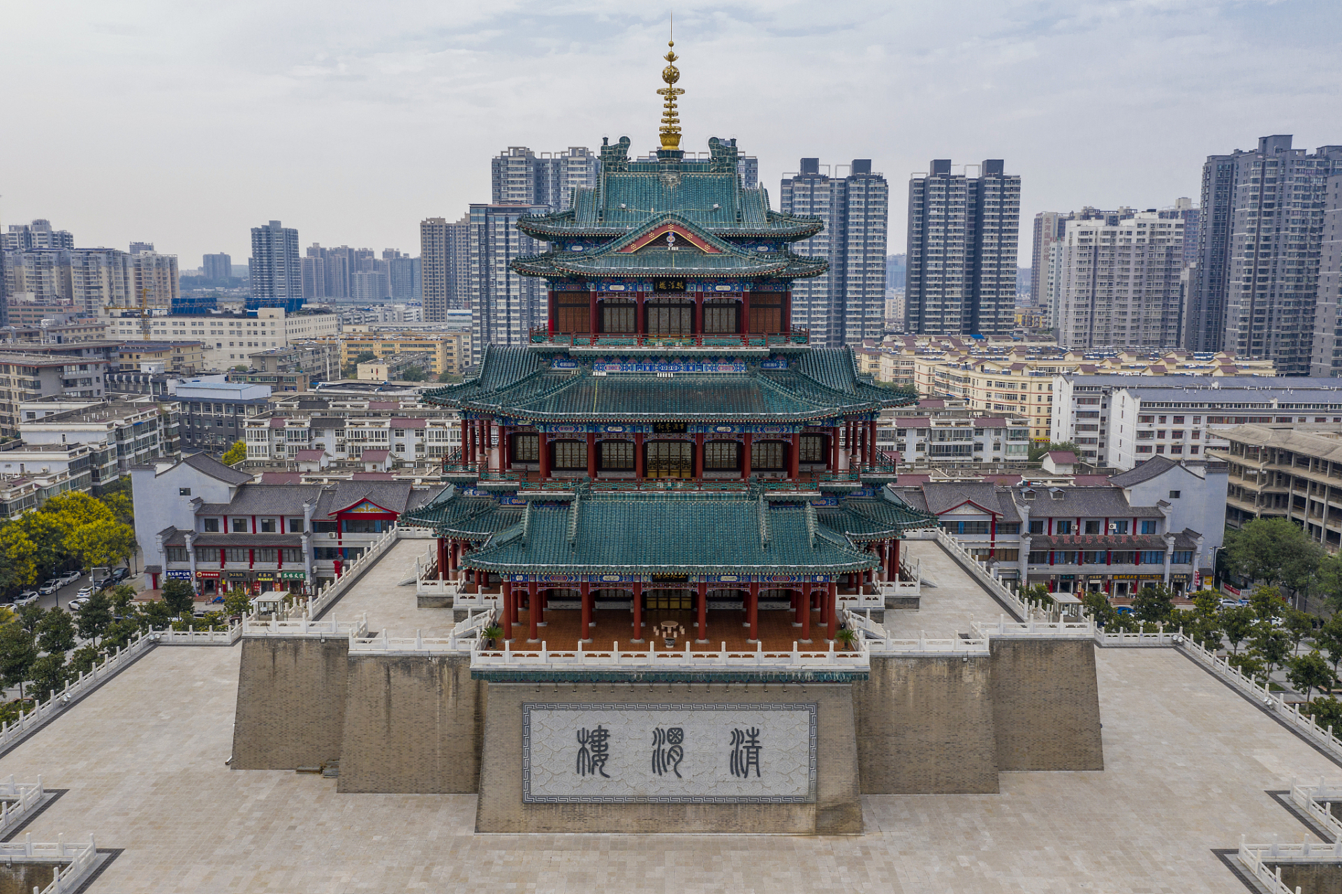 武汉晴川阁,又名晴川楼,位于湖北省武汉市汉阳区,地处长江北岸龟山