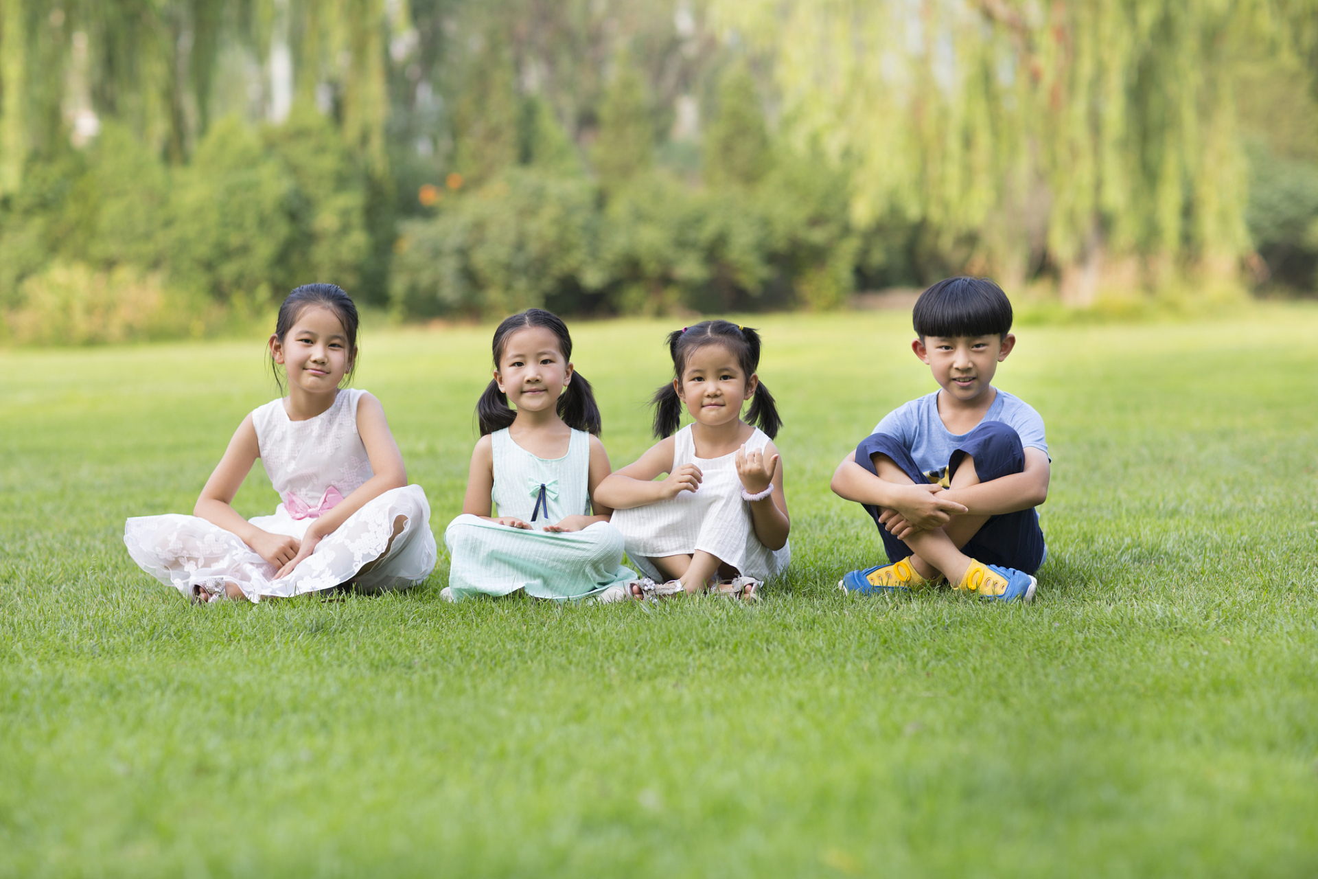 幼儿长大的过程照片图片