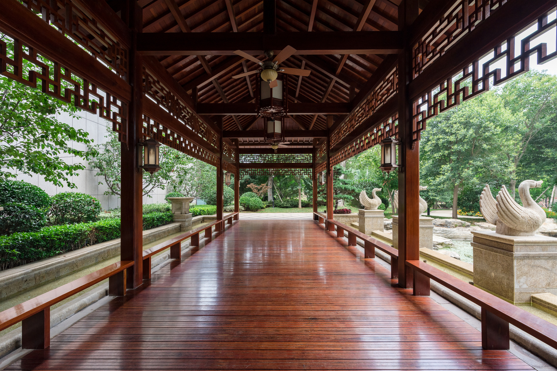 长廊#木结构仿古长廊设计施工方案  一,工程背景  本工程为一项木