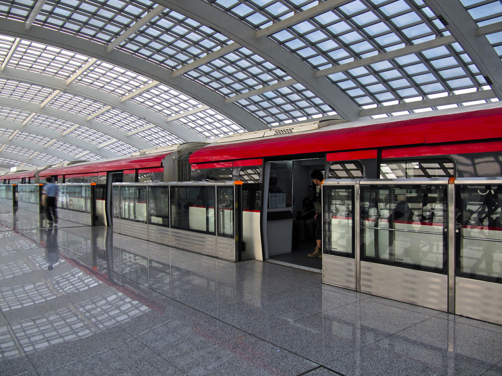 现在顺义都挤到北京地铁15号线和机场高速京密路几个路段.