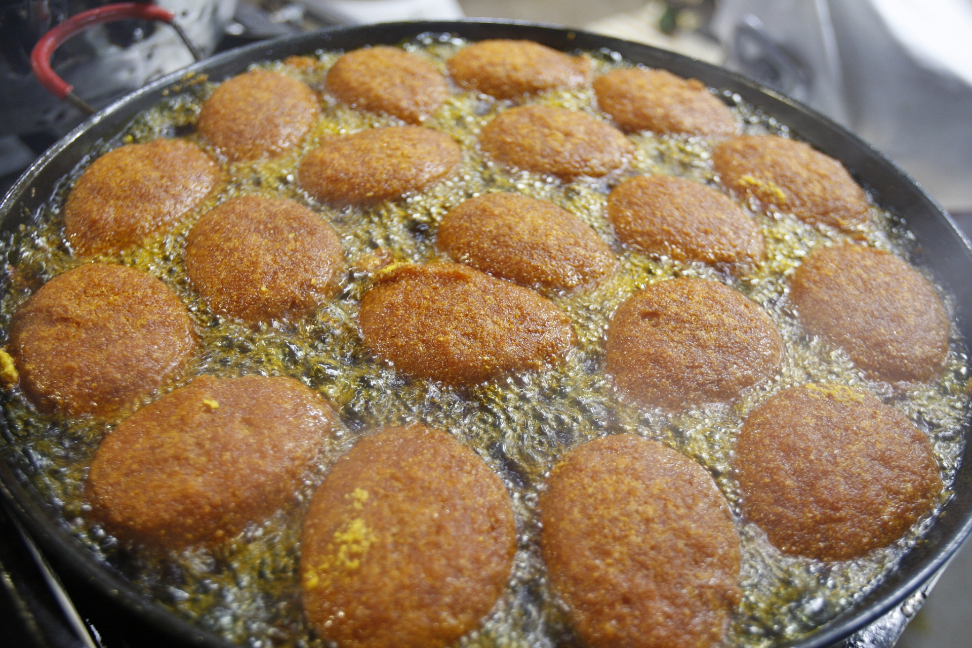 知识创作挑战赛# 韶关春节美食之"油罩糍",油罩糍是翁源县的特色谐栽