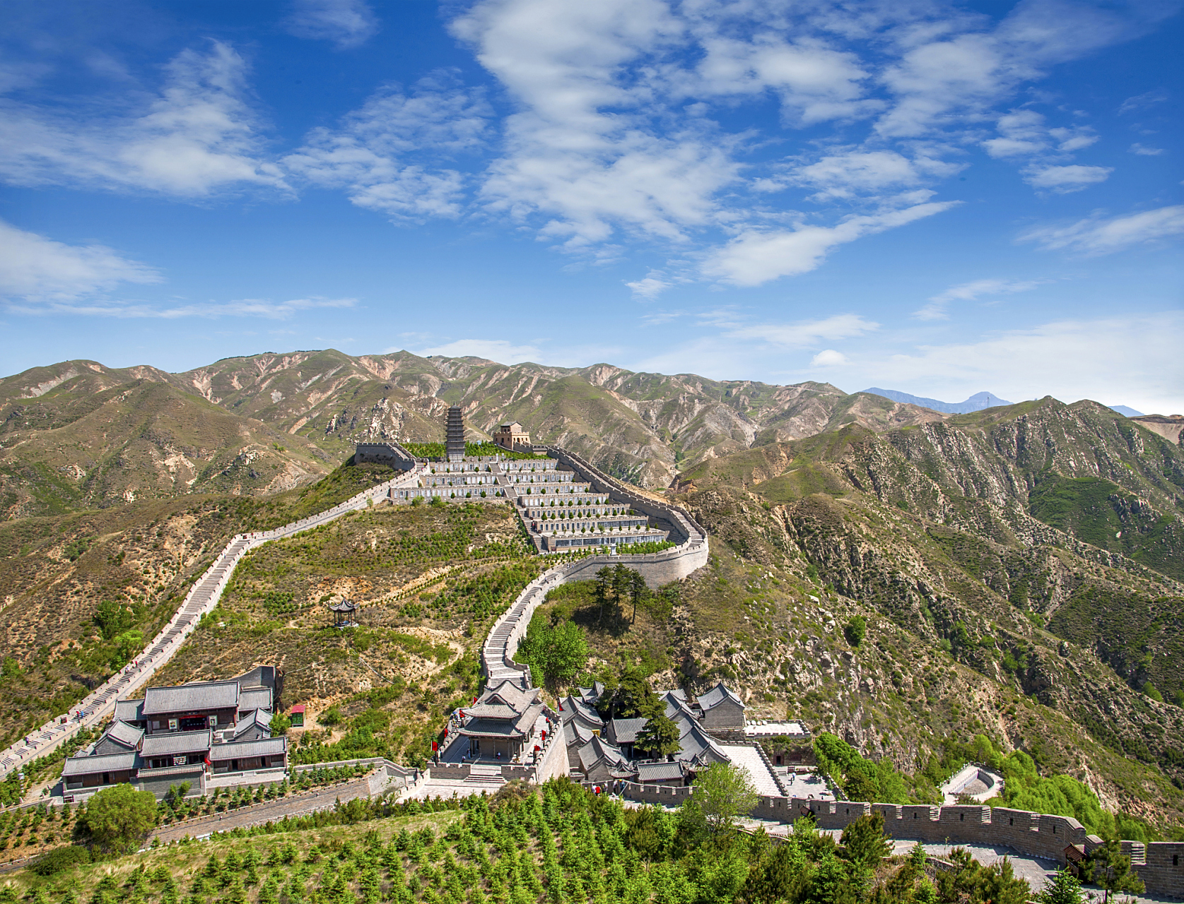 山西省忻州市代县北部的雁门关,又名西陉关,是历史文化明珠.