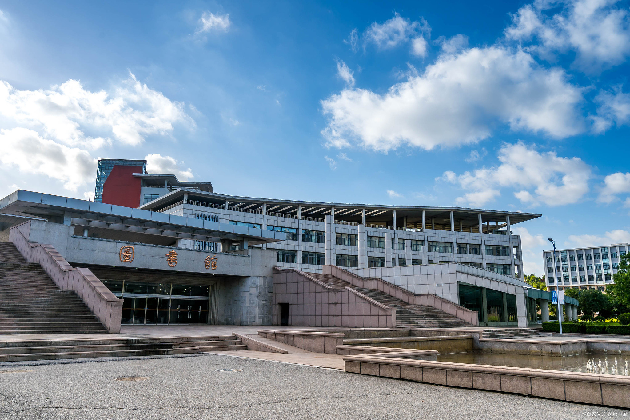 学校照片真实的大学图片